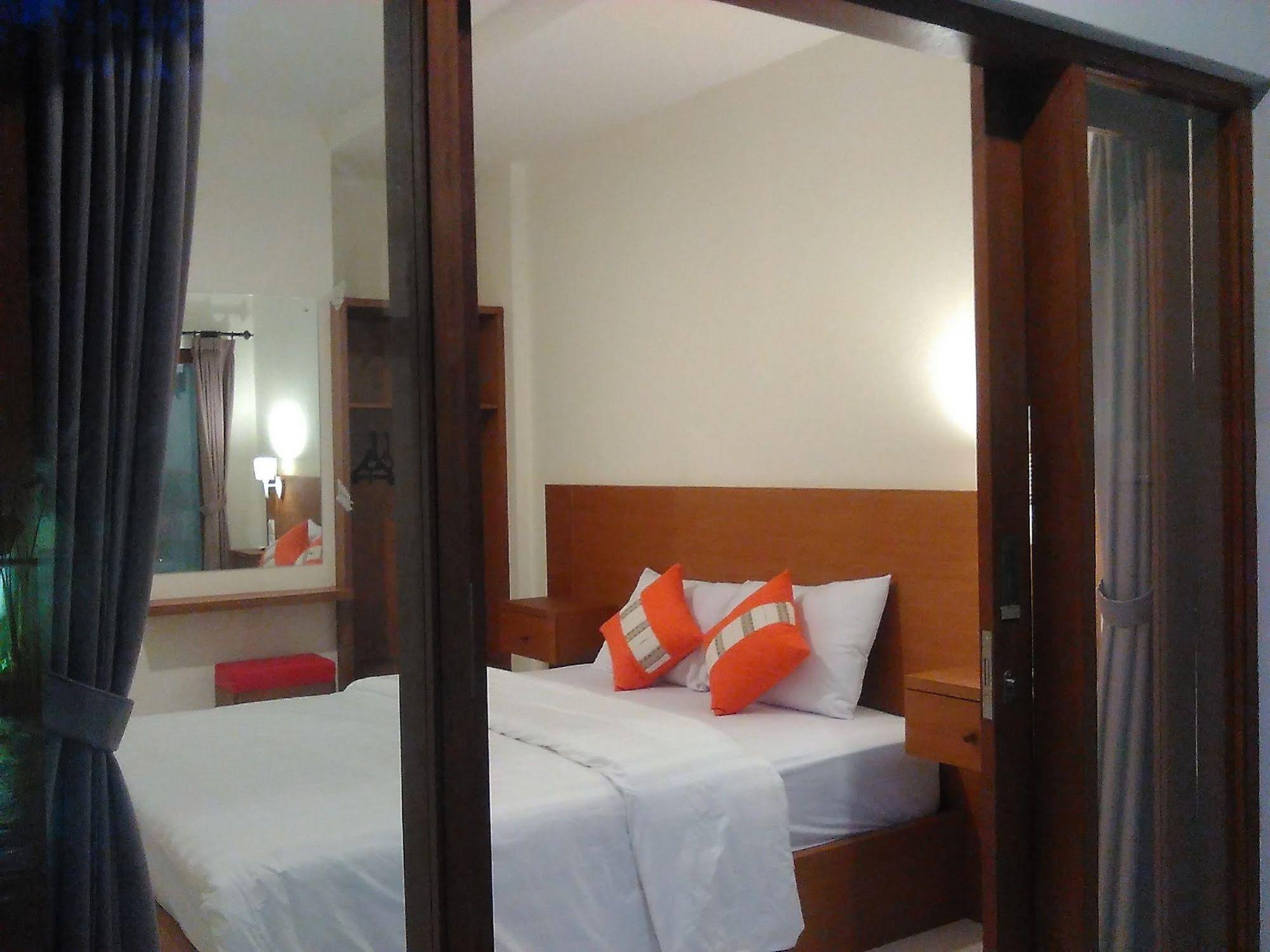 Spunky Premiere Kuta by Reddoors