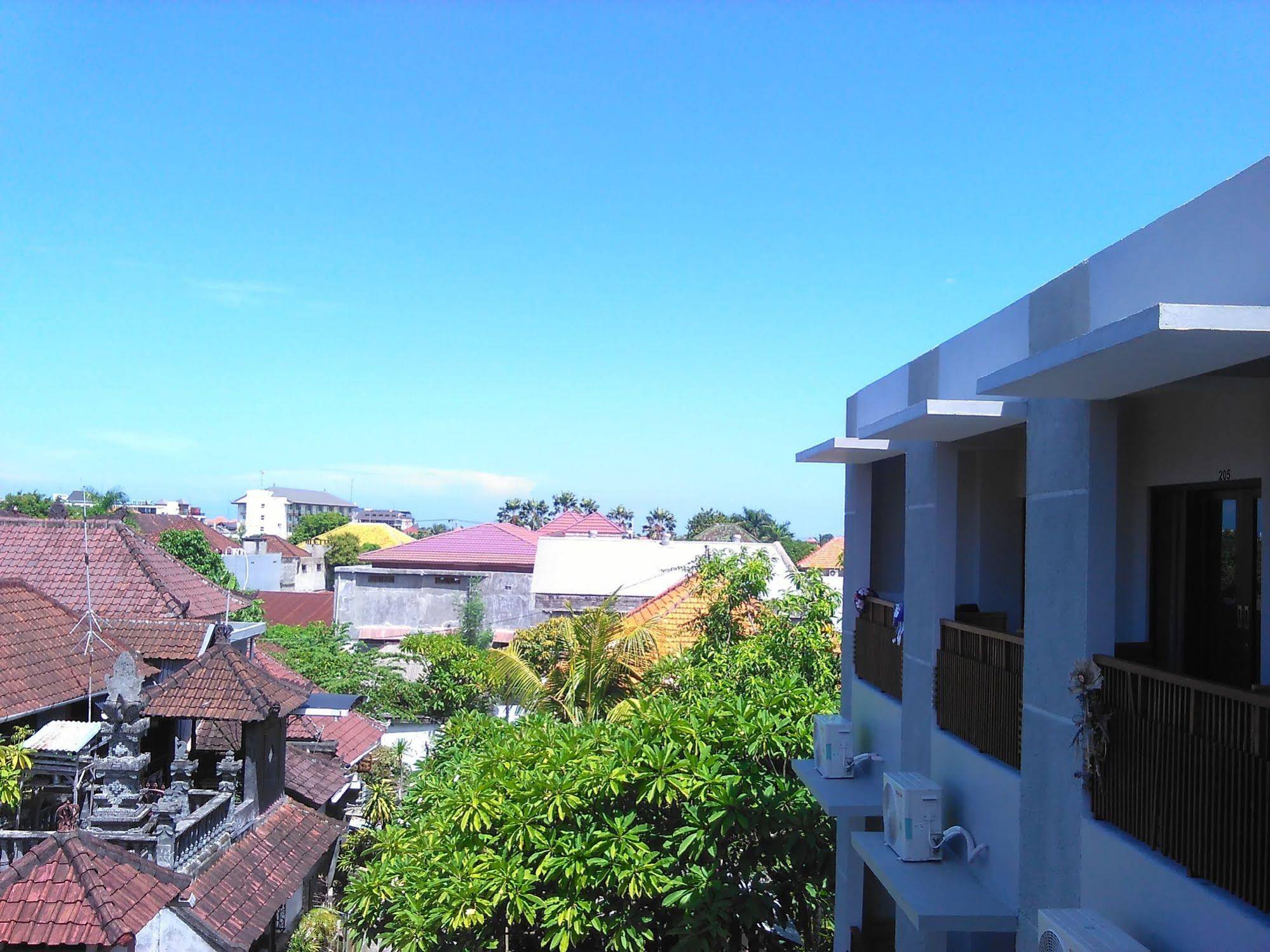Spunky Premiere Kuta by Reddoors