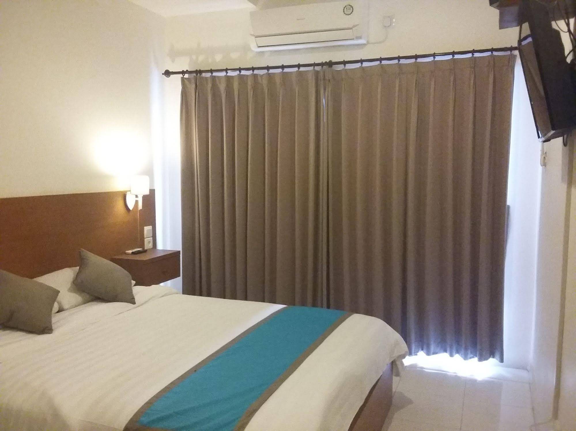 Spunky Premiere Kuta by Reddoors