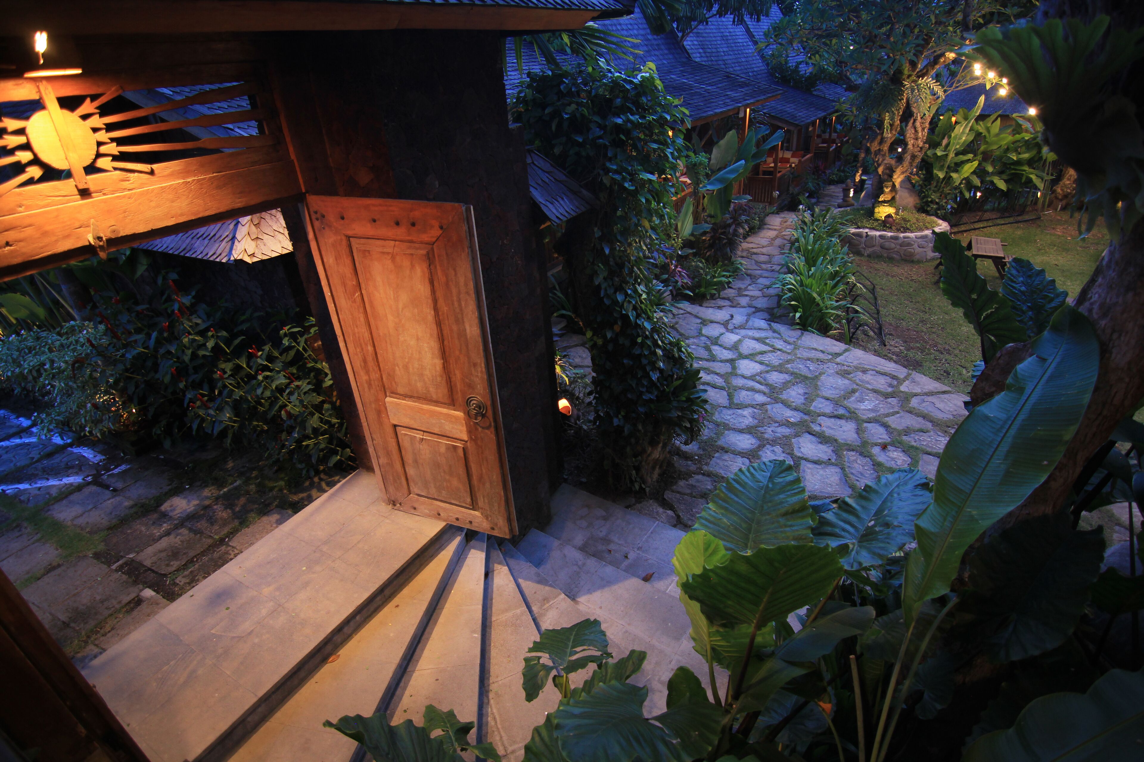 Taulan Villa by Social Hideout