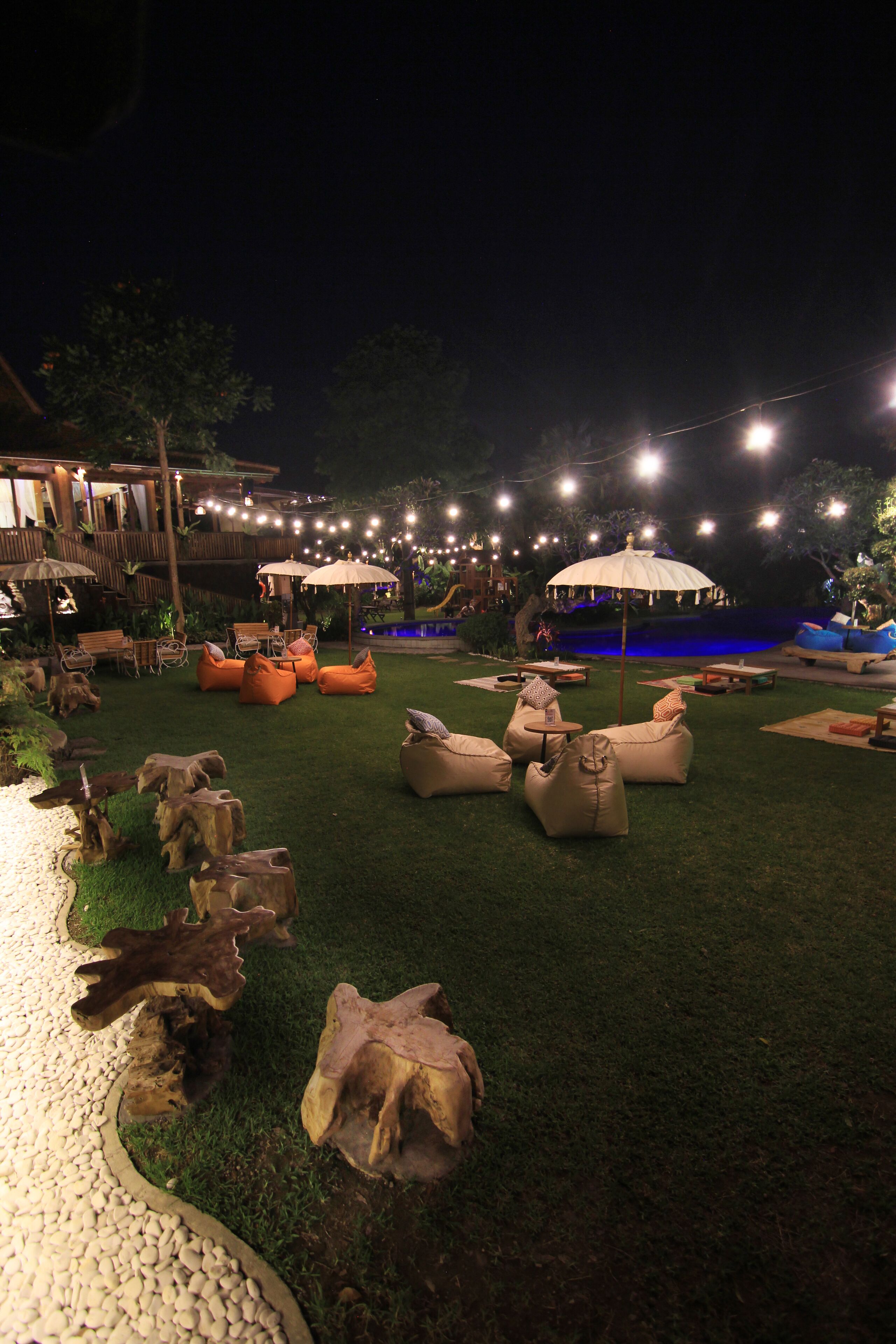 Taulan Villa by Social Hideout