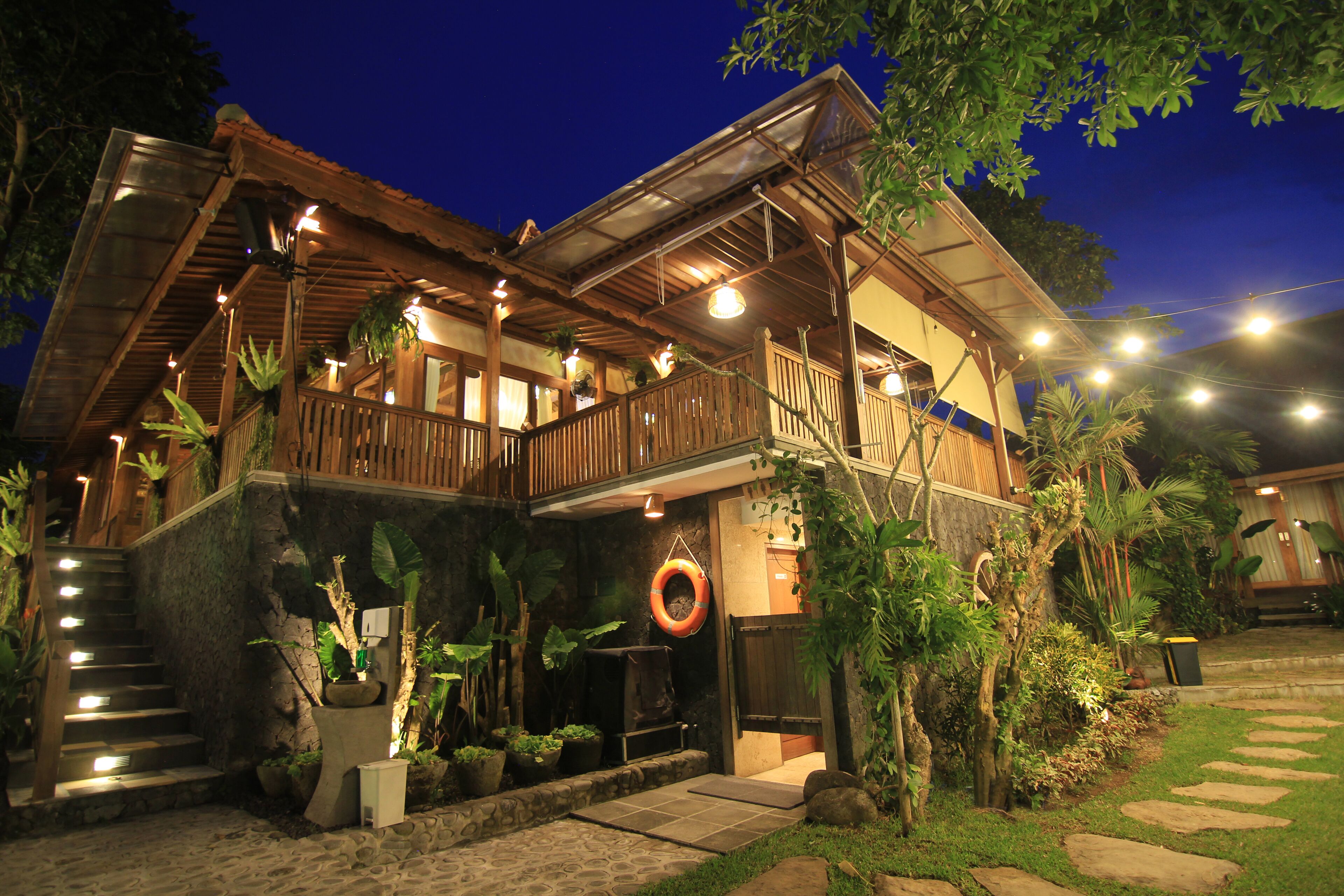 Taulan Villa by Social Hideout