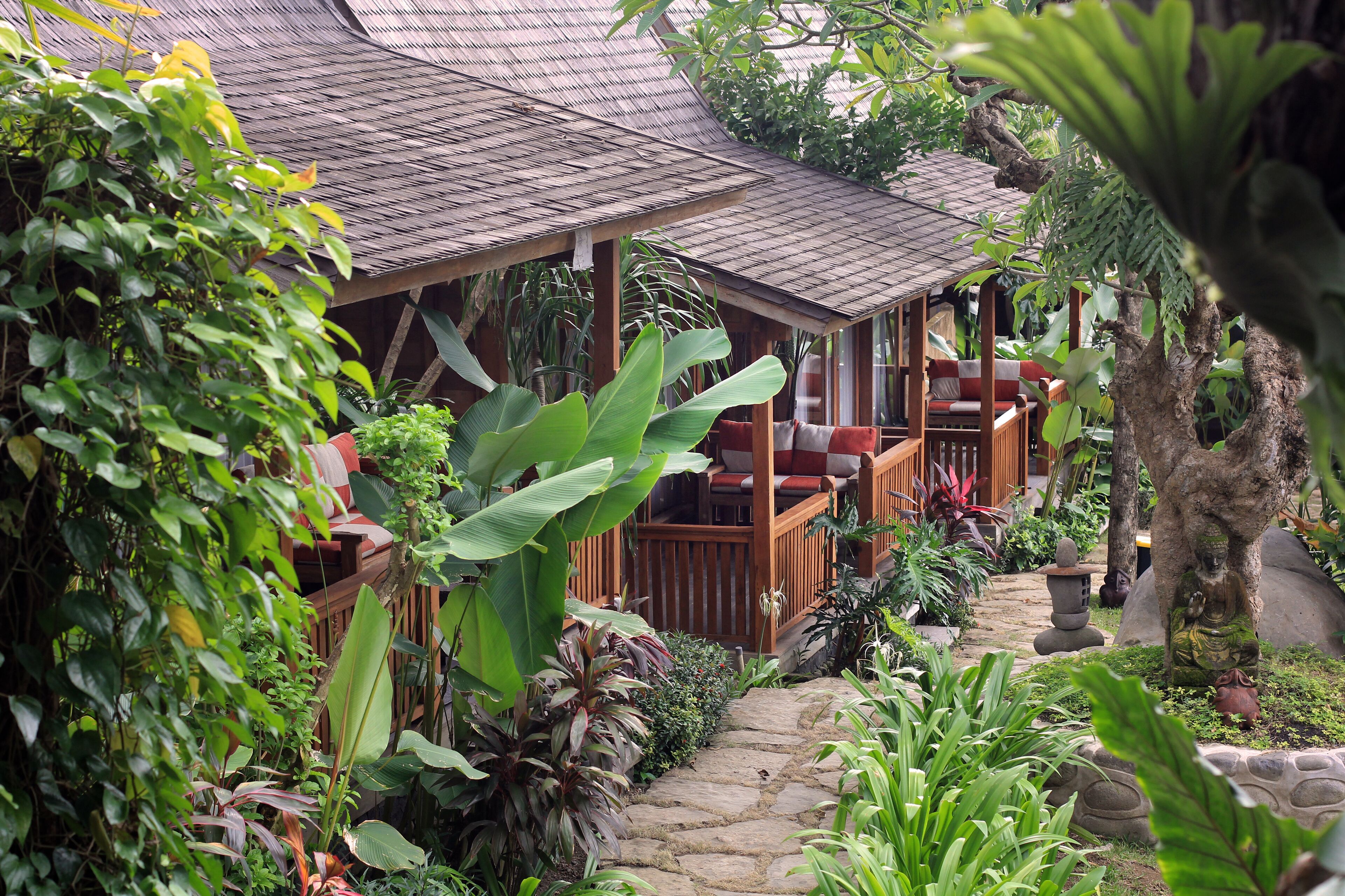 Taulan Villa by Social Hideout