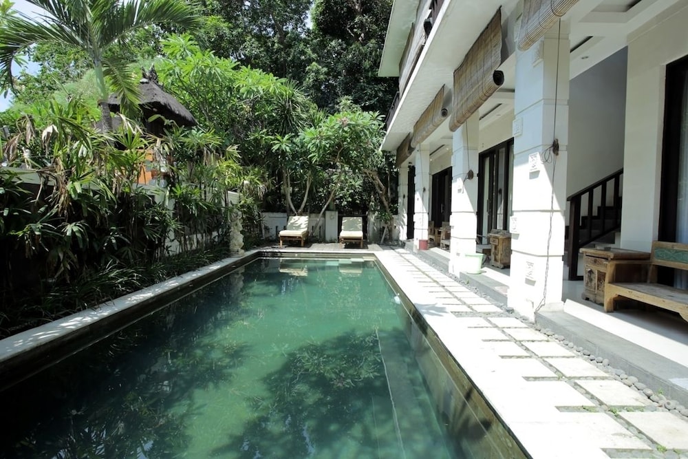 Van Mandri Guest House