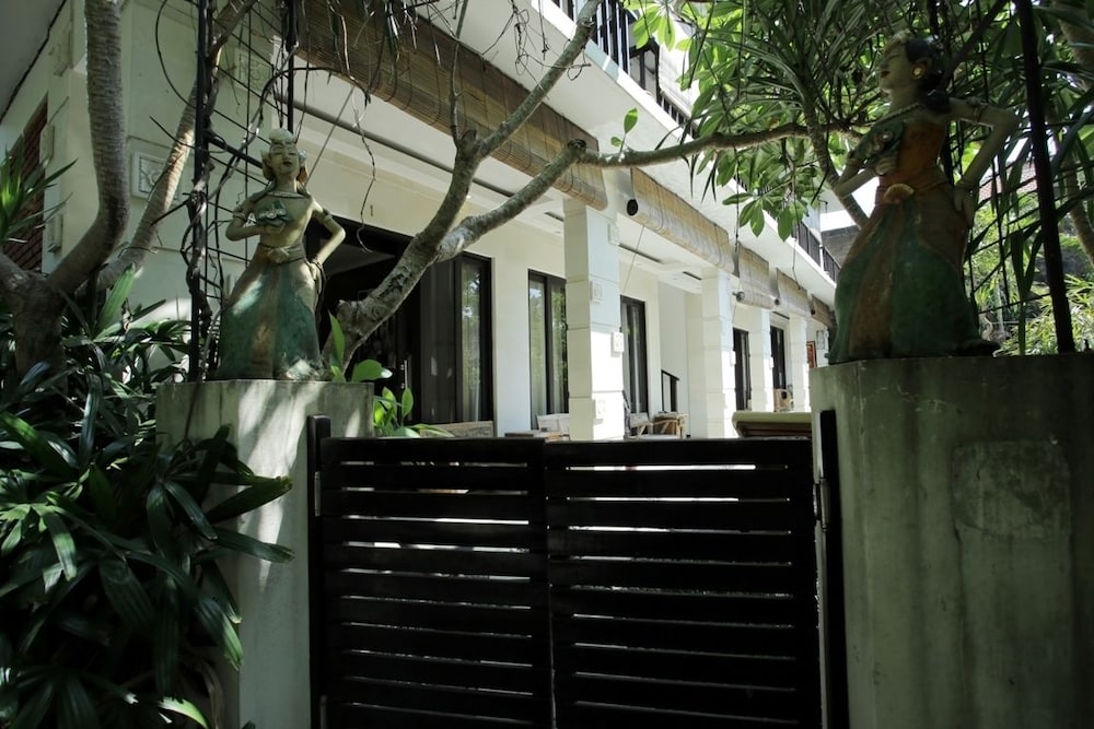 Van Mandri Guest House