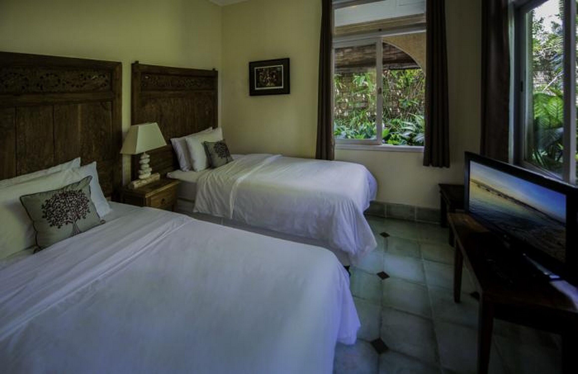 Villa Anyar 5 Bedrooms