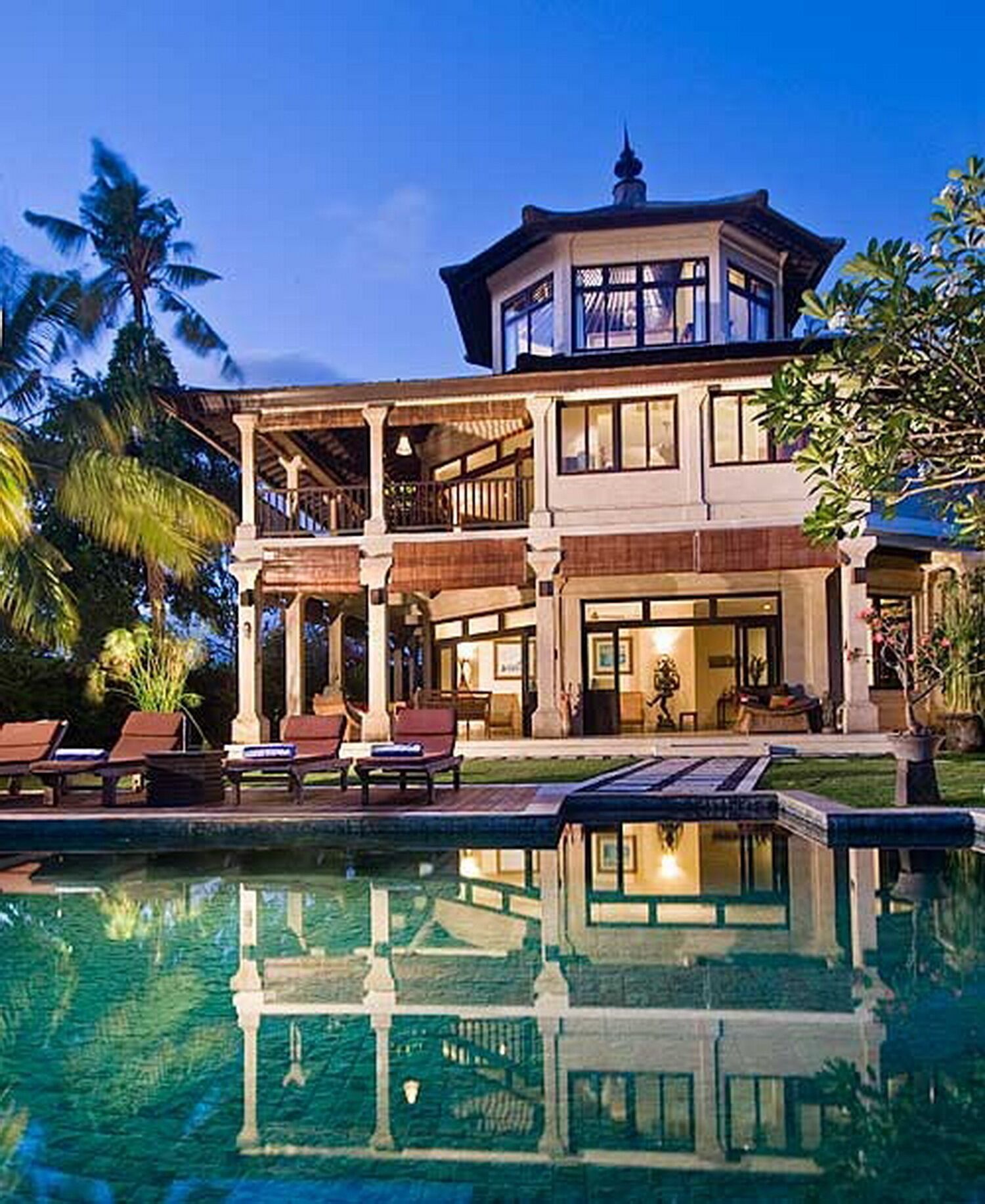 Villa Anyar 5 Bedrooms
