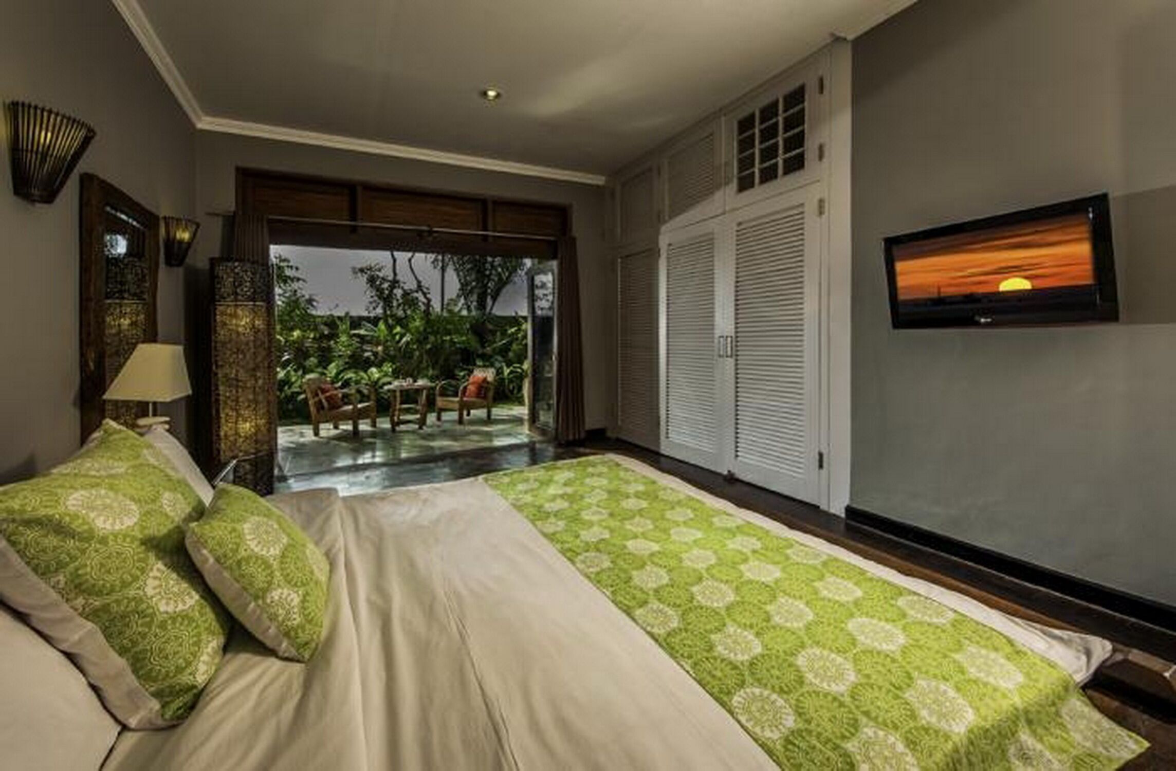 Villa Anyar 5 Bedrooms