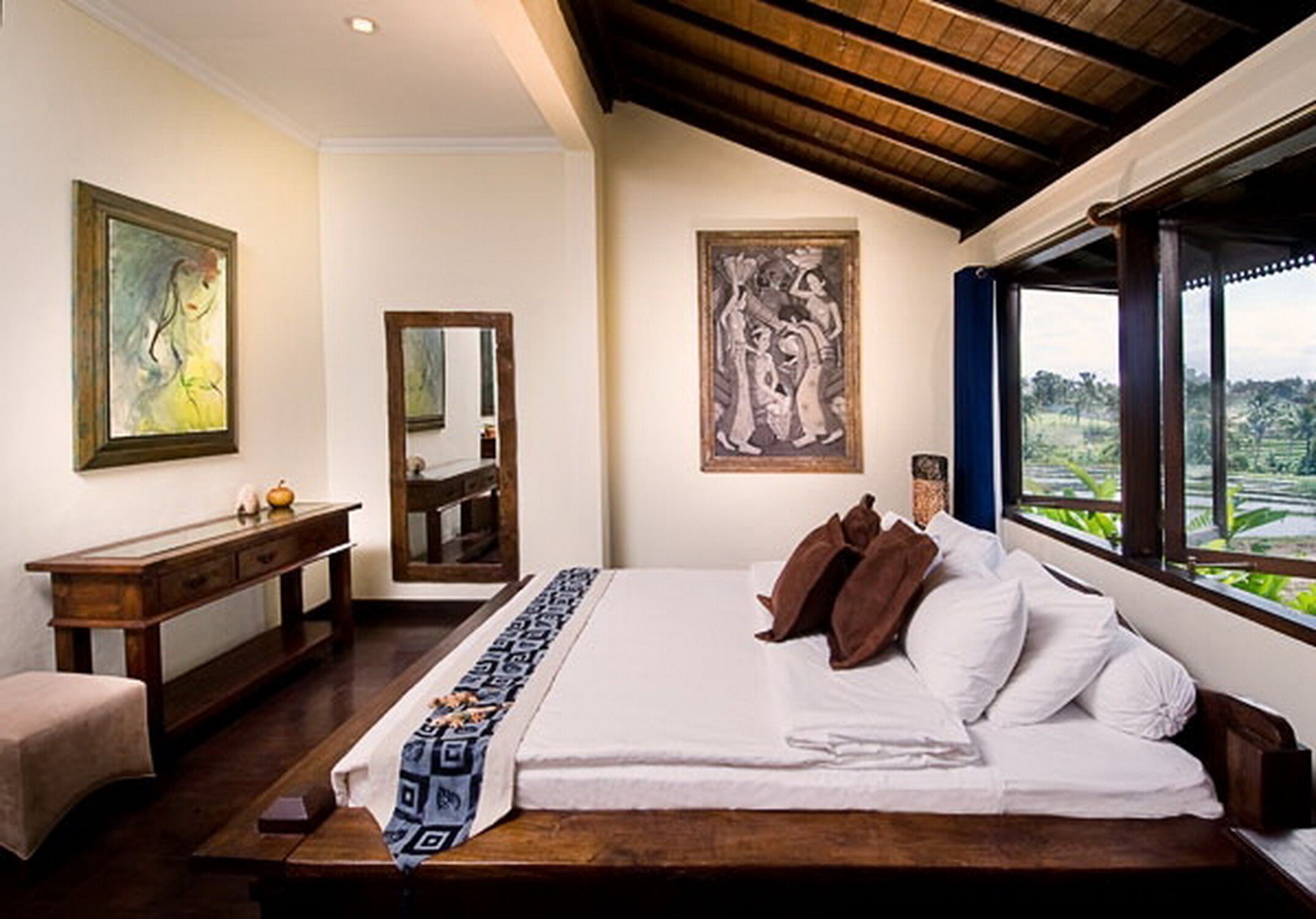 Villa Anyar 5 Bedrooms