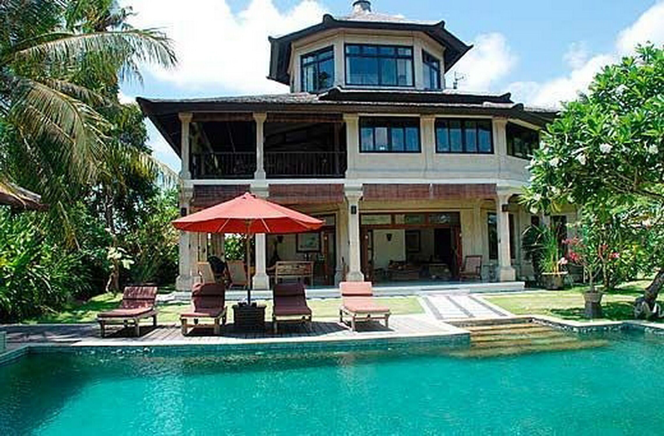 Villa Anyar 5 Bedrooms