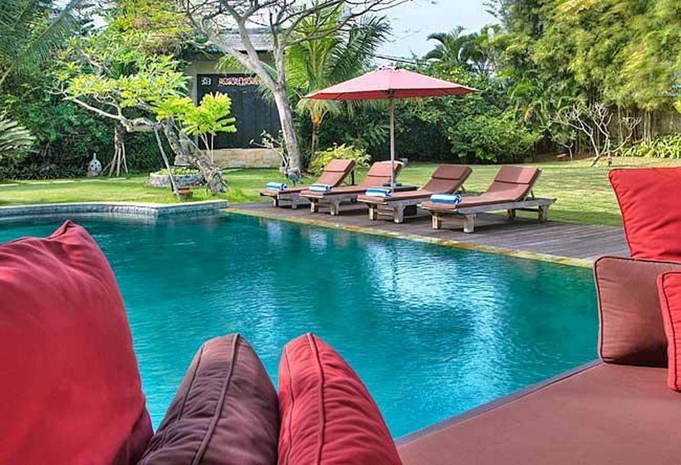 Villa Anyar 5 Bedrooms