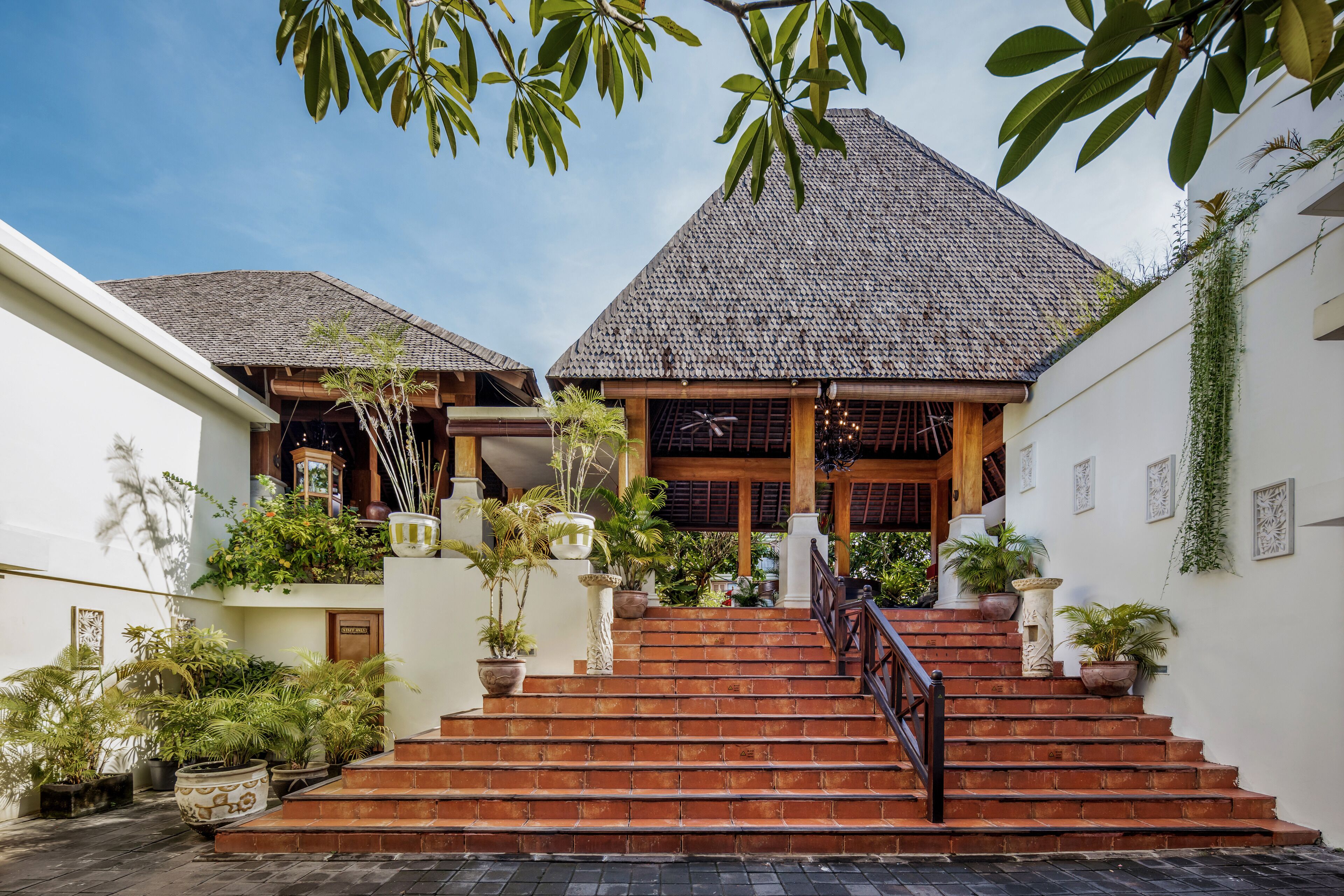 Villa Kayu Raja