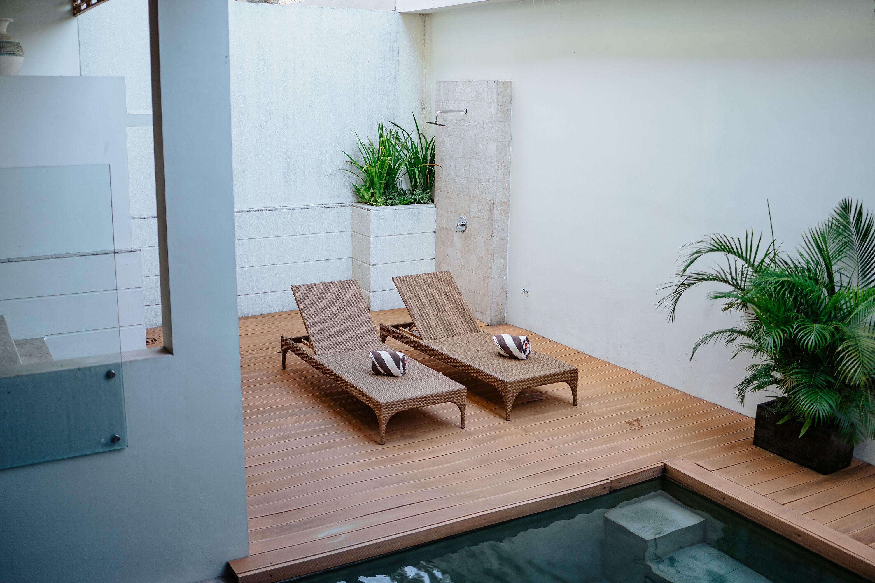Villa Kayu Raja