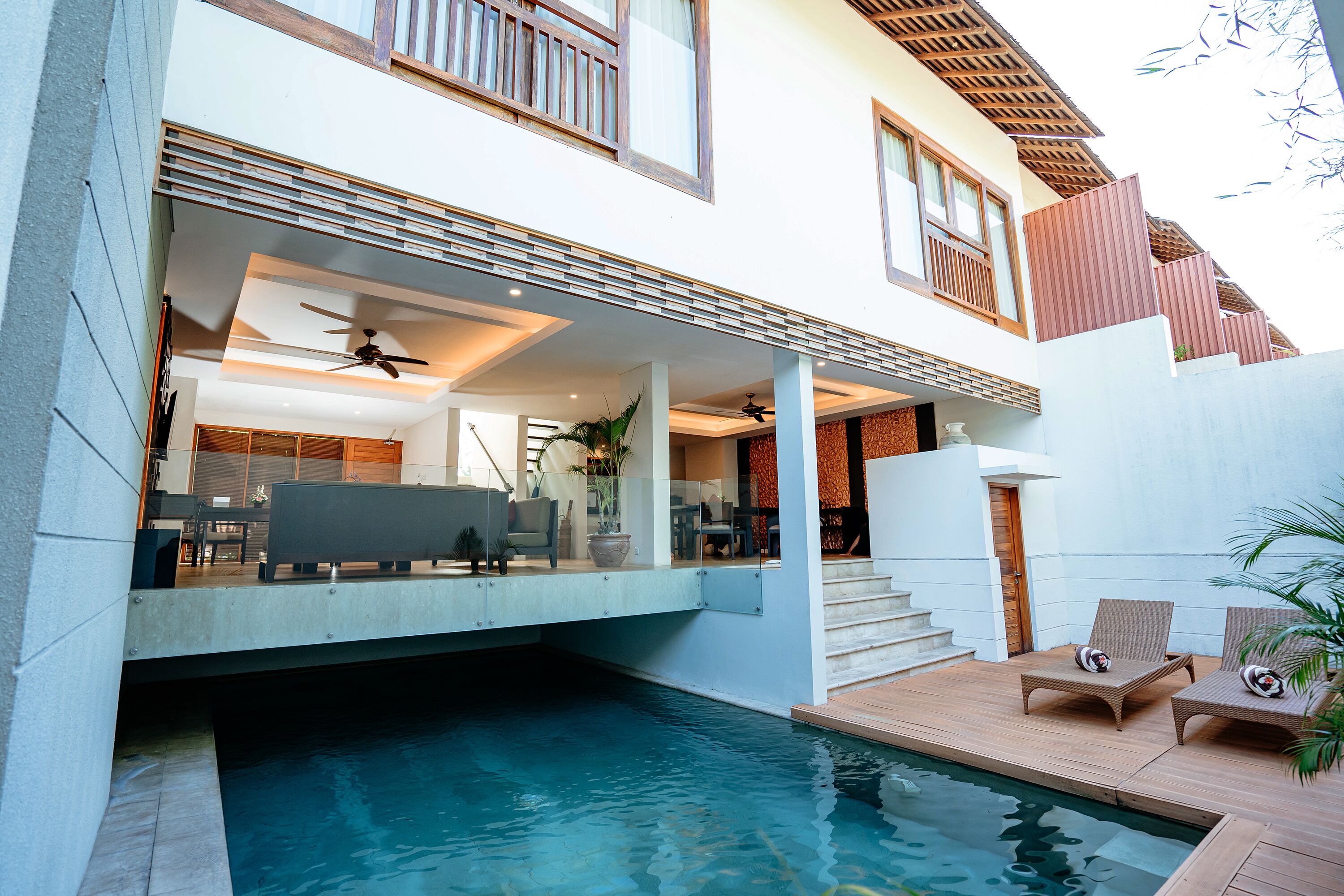 Villa Kayu Raja