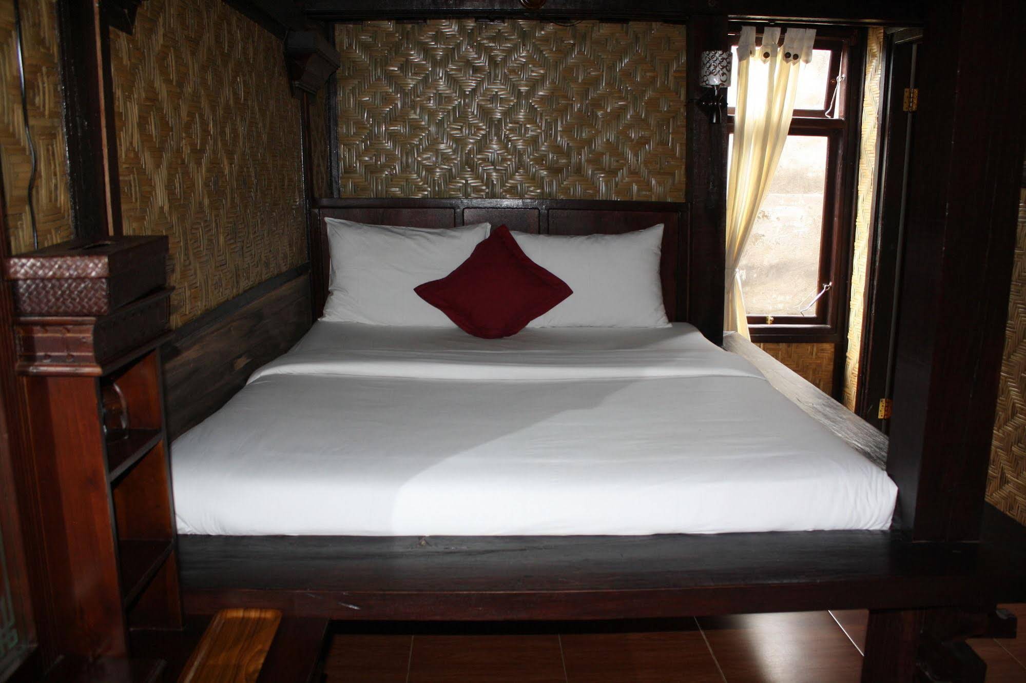 Batur Lakeside Hut