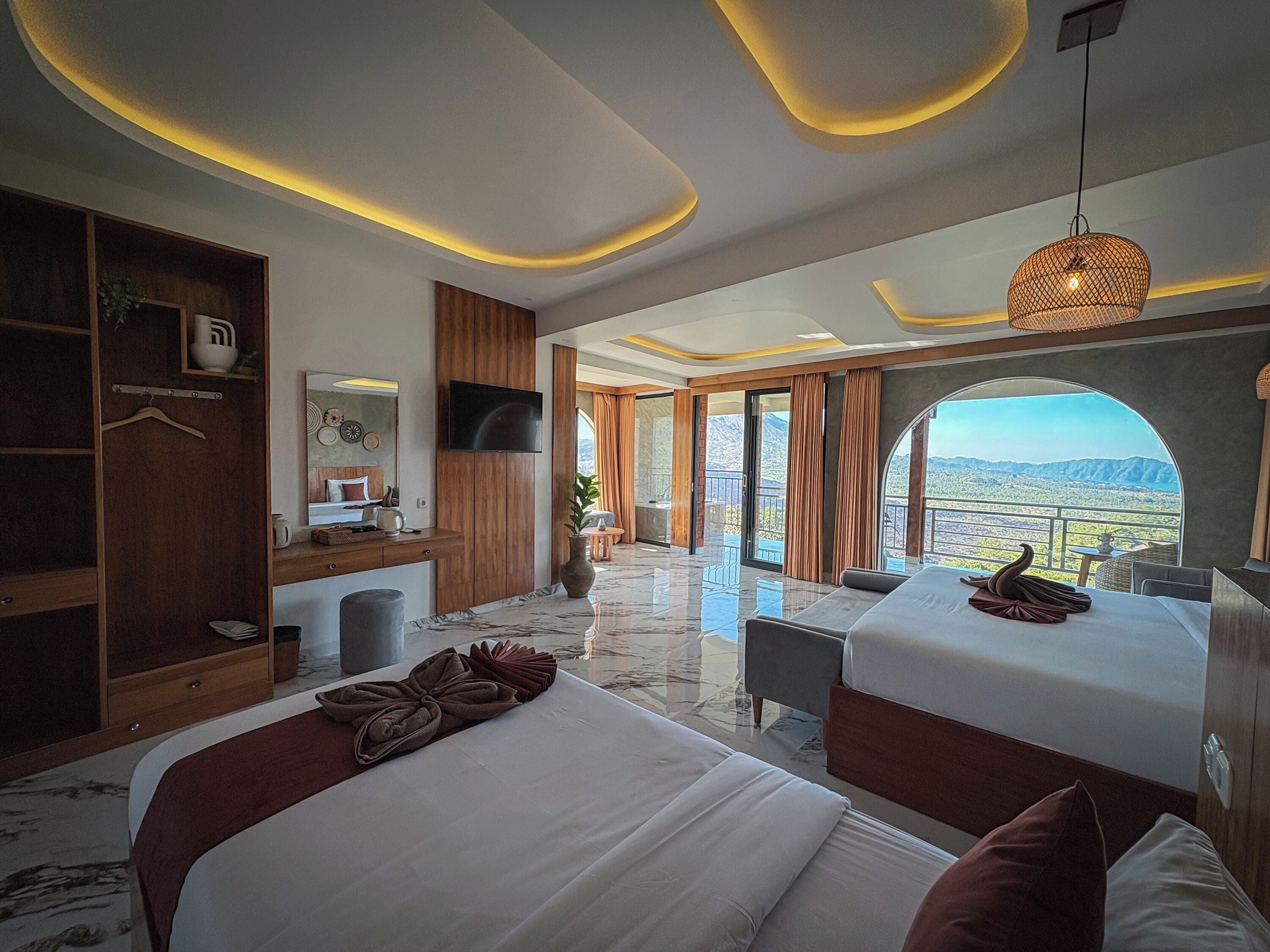 Caldera Hotel & Restaurant