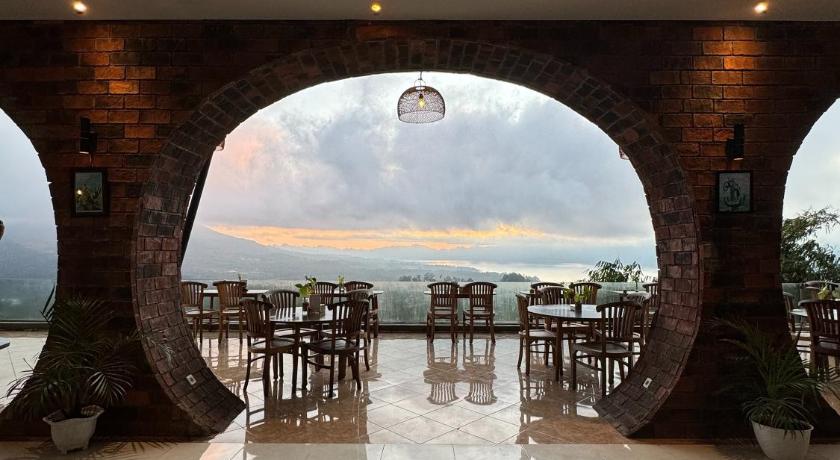 Caldera Hotel & Restaurant