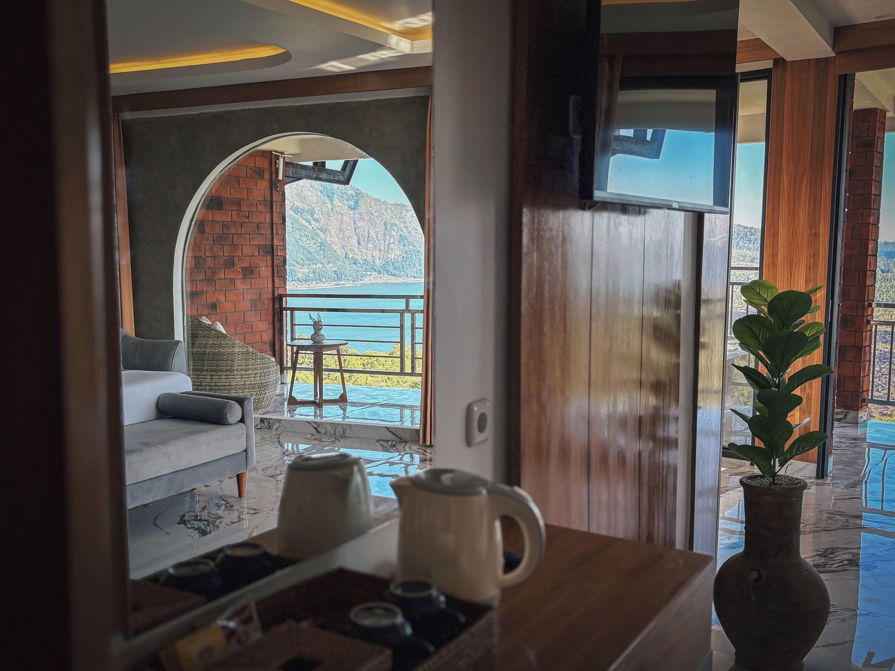 Caldera Hotel & Restaurant