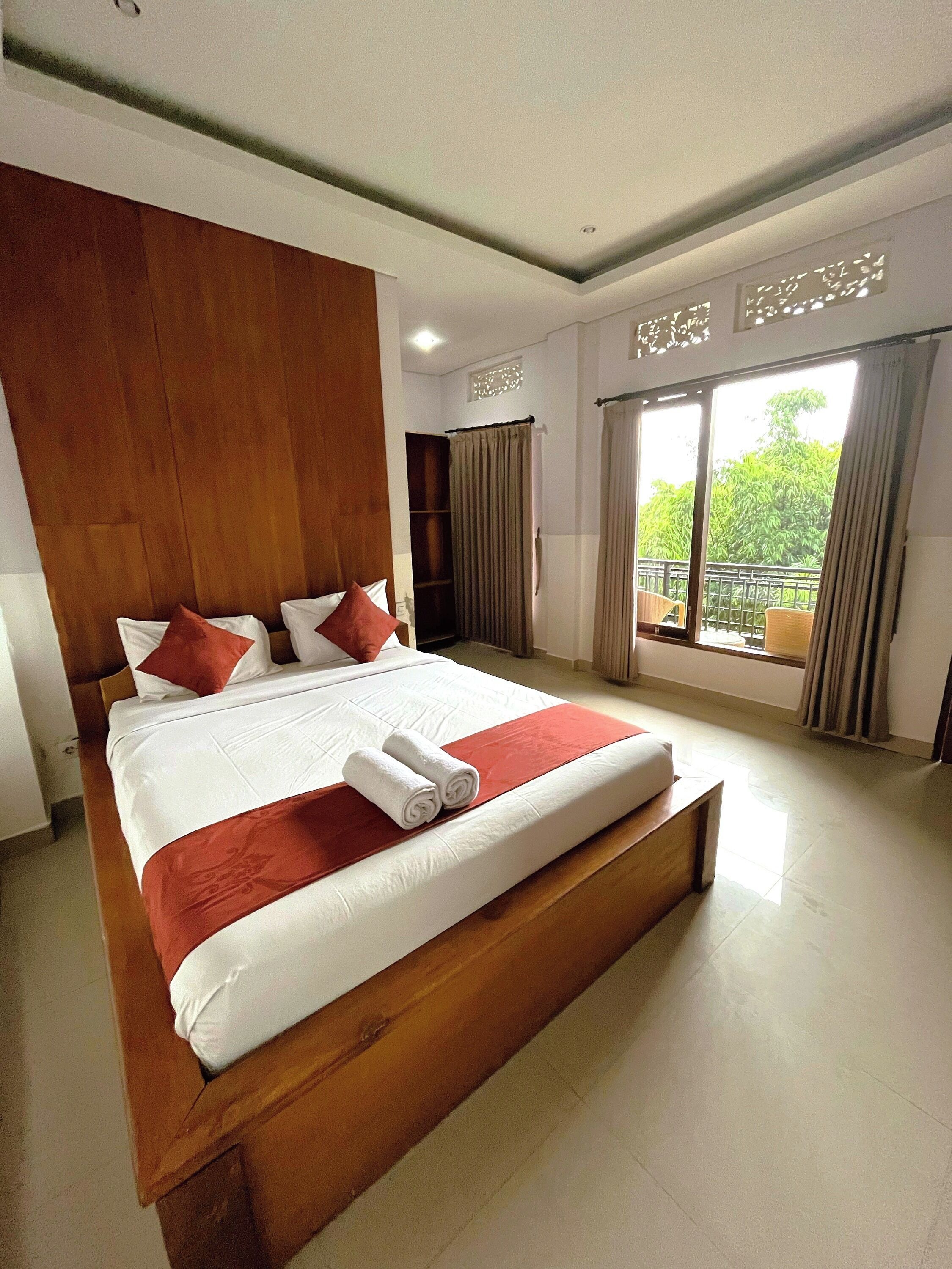 Caldera Hotel & Restaurant