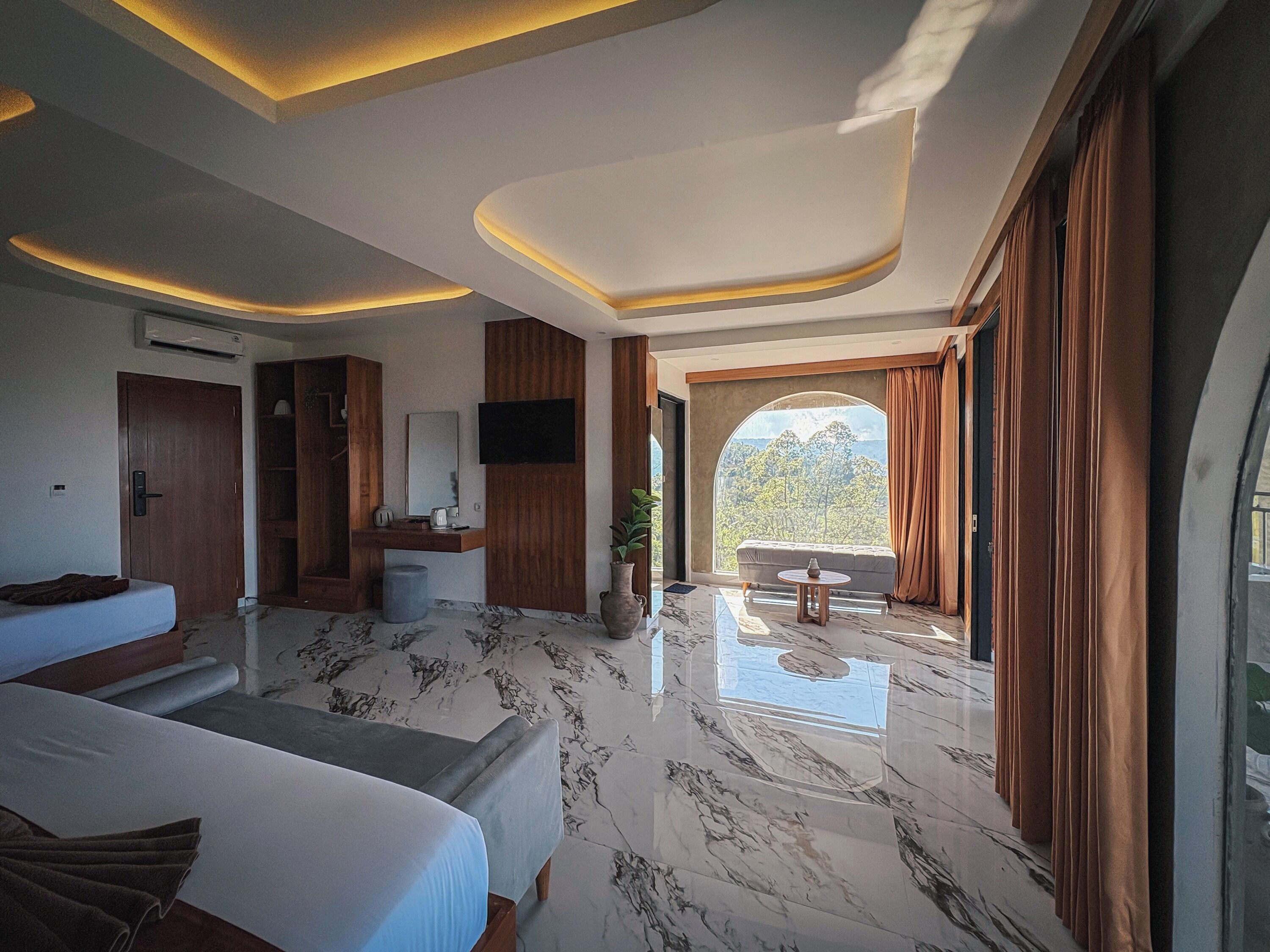 Caldera Hotel & Restaurant