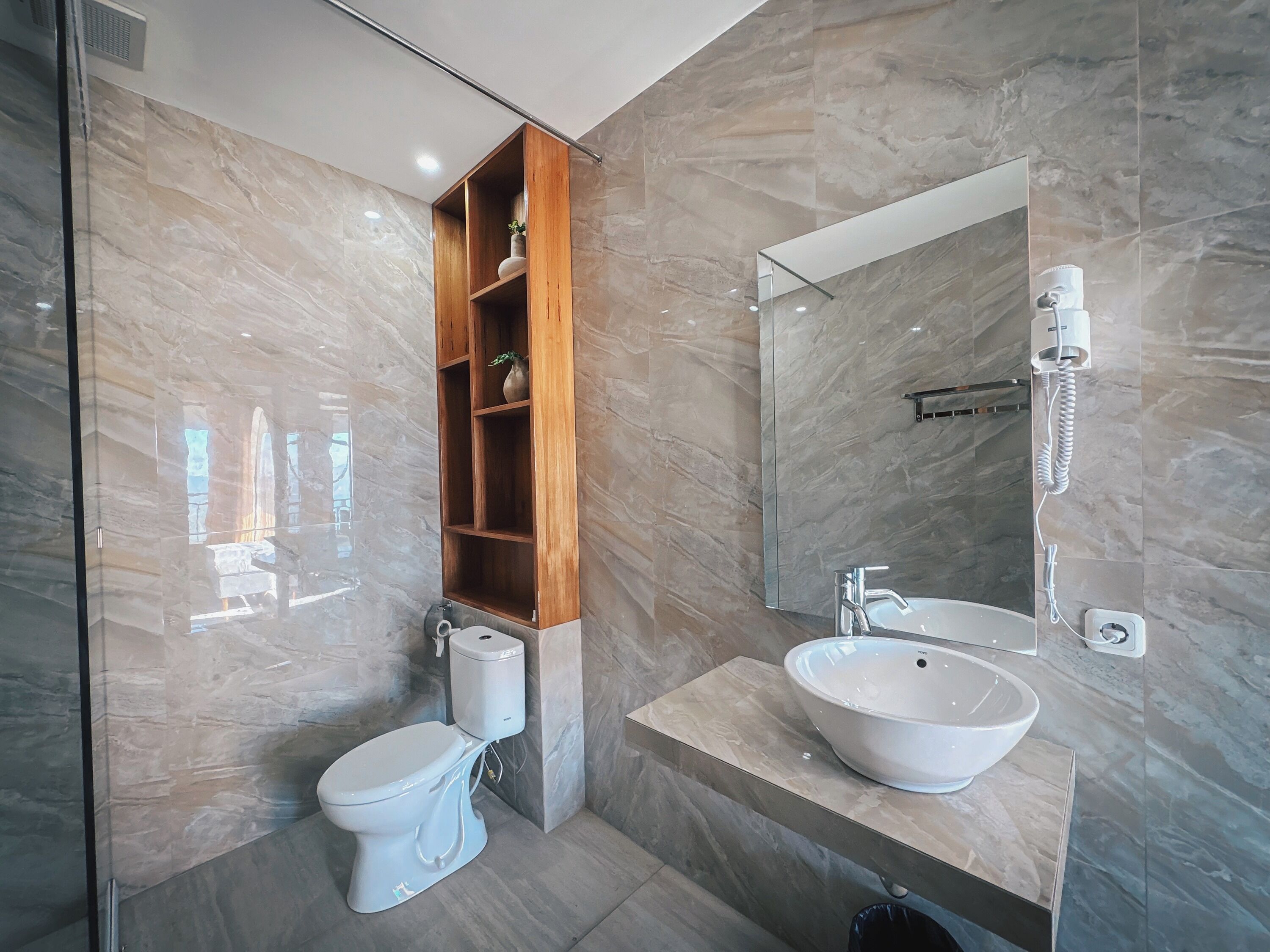 Caldera Hotel & Restaurant