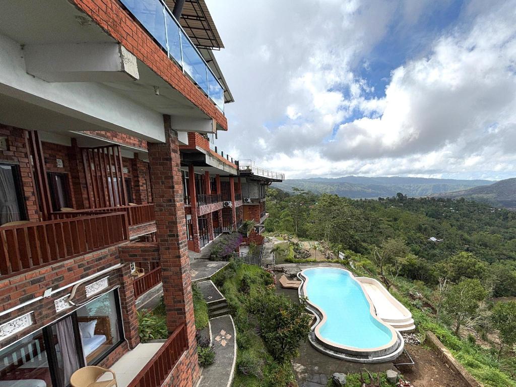 Caldera Hotel & Restaurant