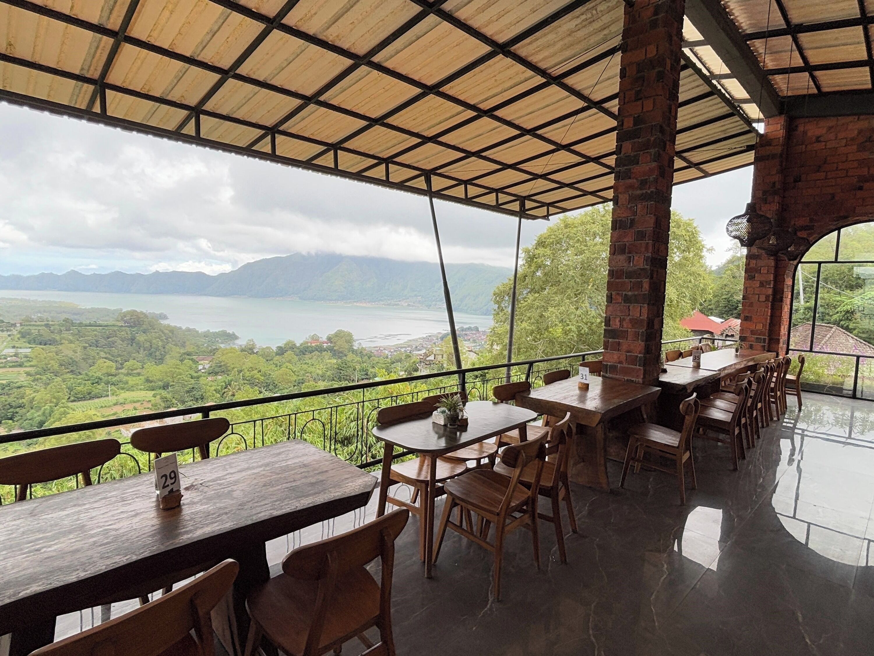 Caldera Hotel & Restaurant