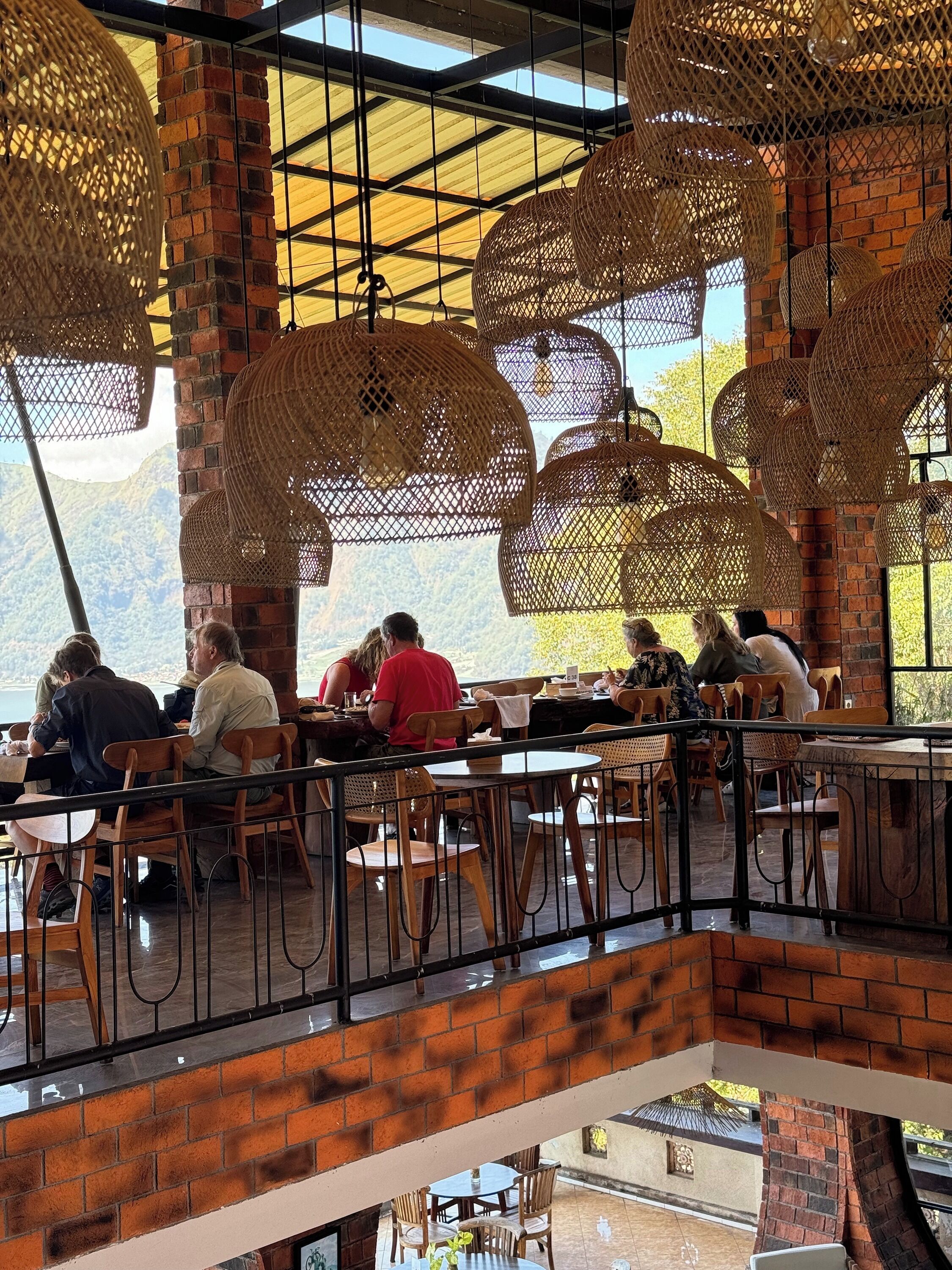 Caldera Hotel & Restaurant