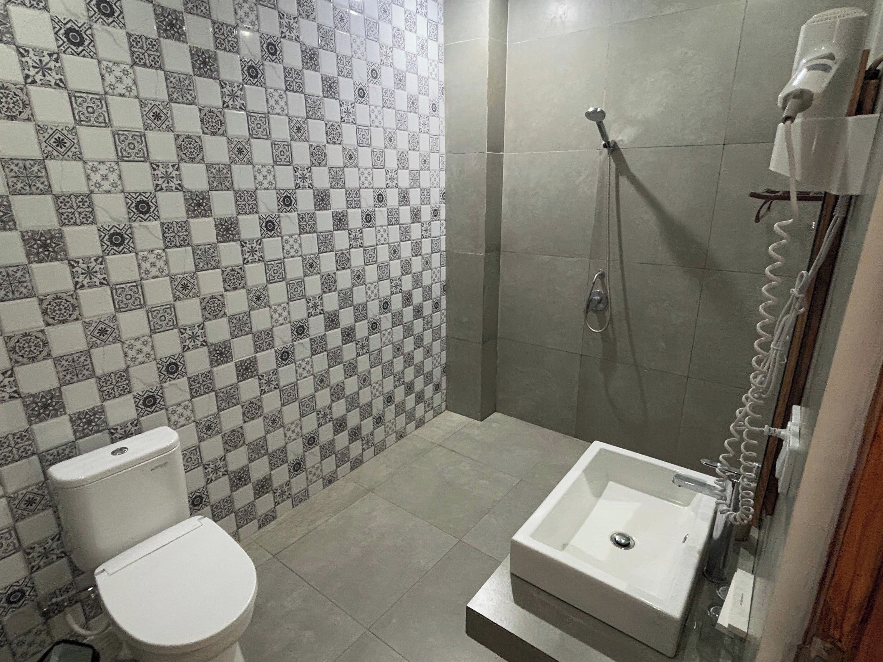 Caldera Hotel & Restaurant