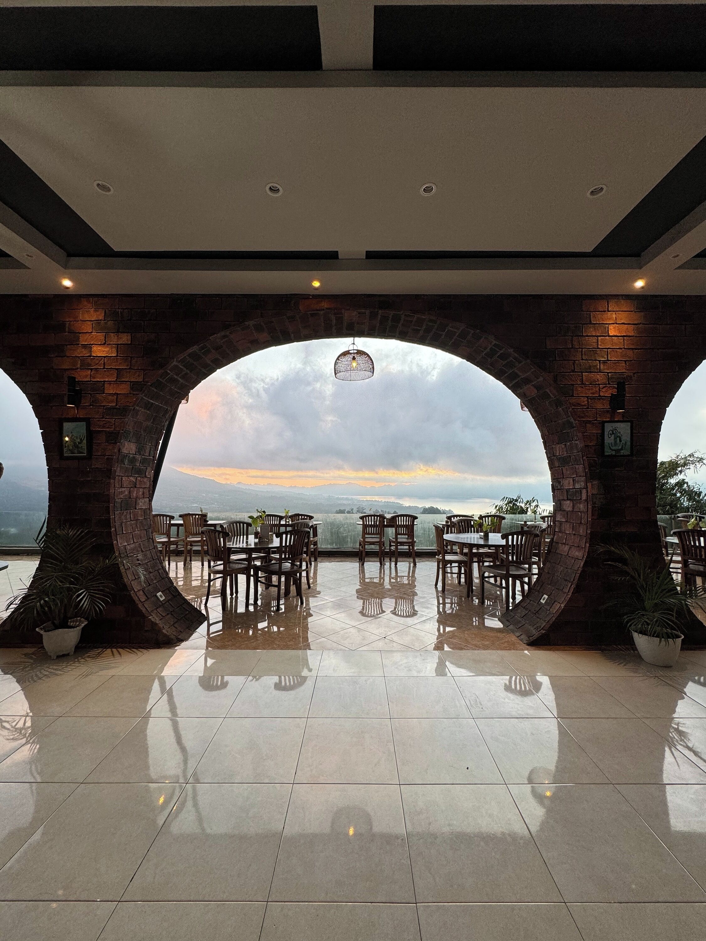 Caldera Hotel & Restaurant