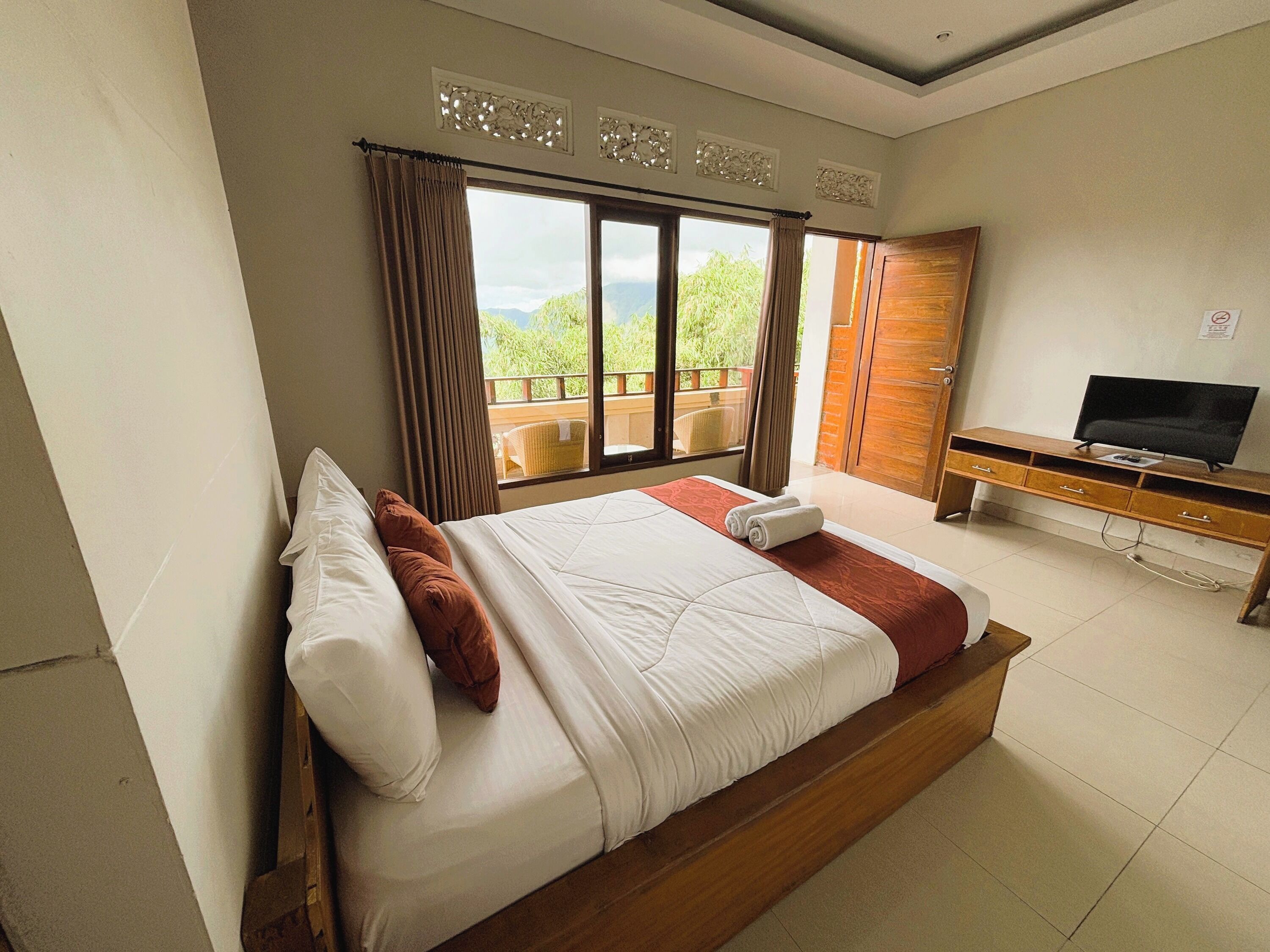 Caldera Hotel & Restaurant