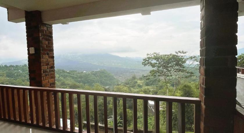 Caldera Hotel & Restaurant