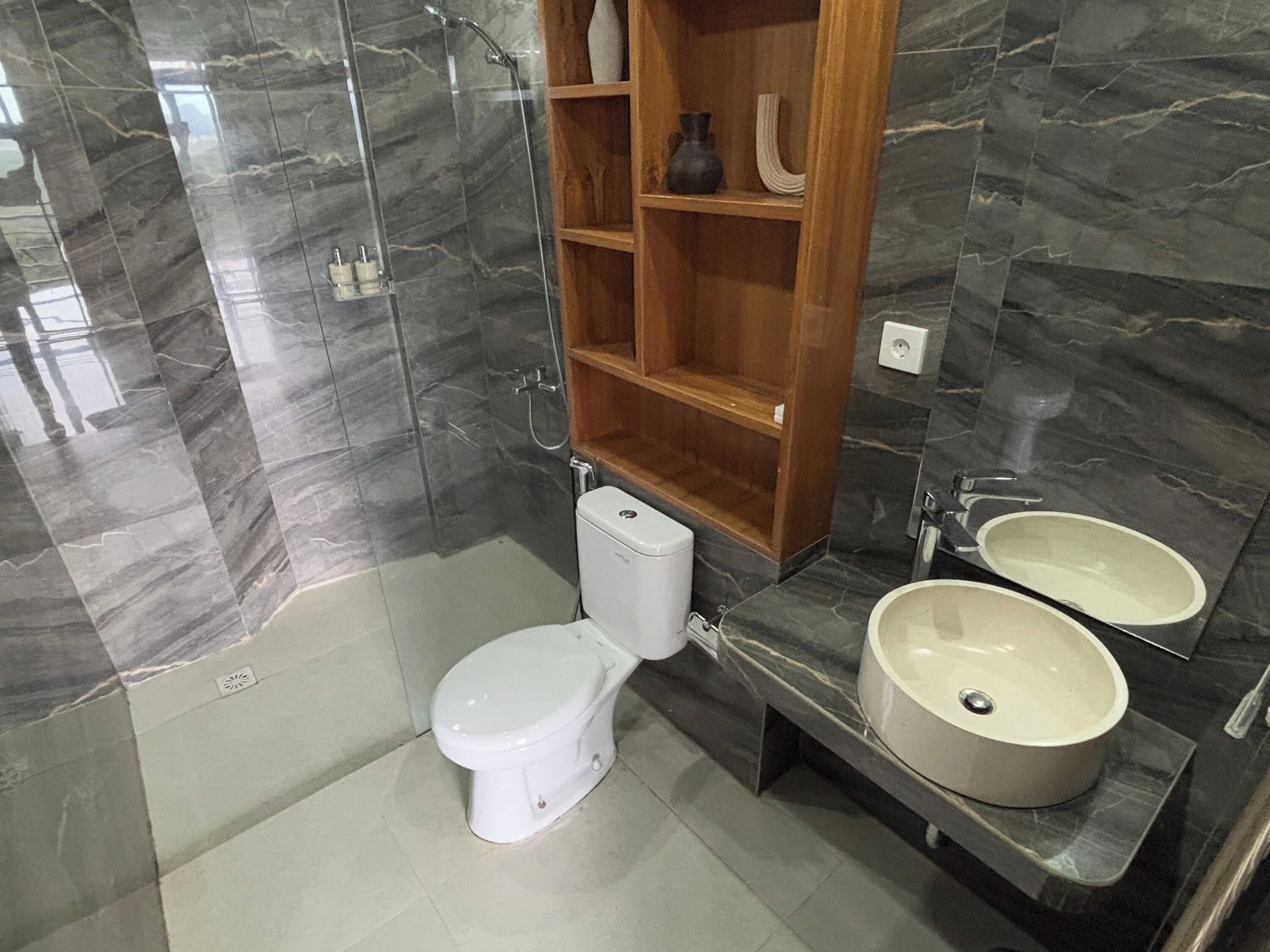 Caldera Hotel & Restaurant