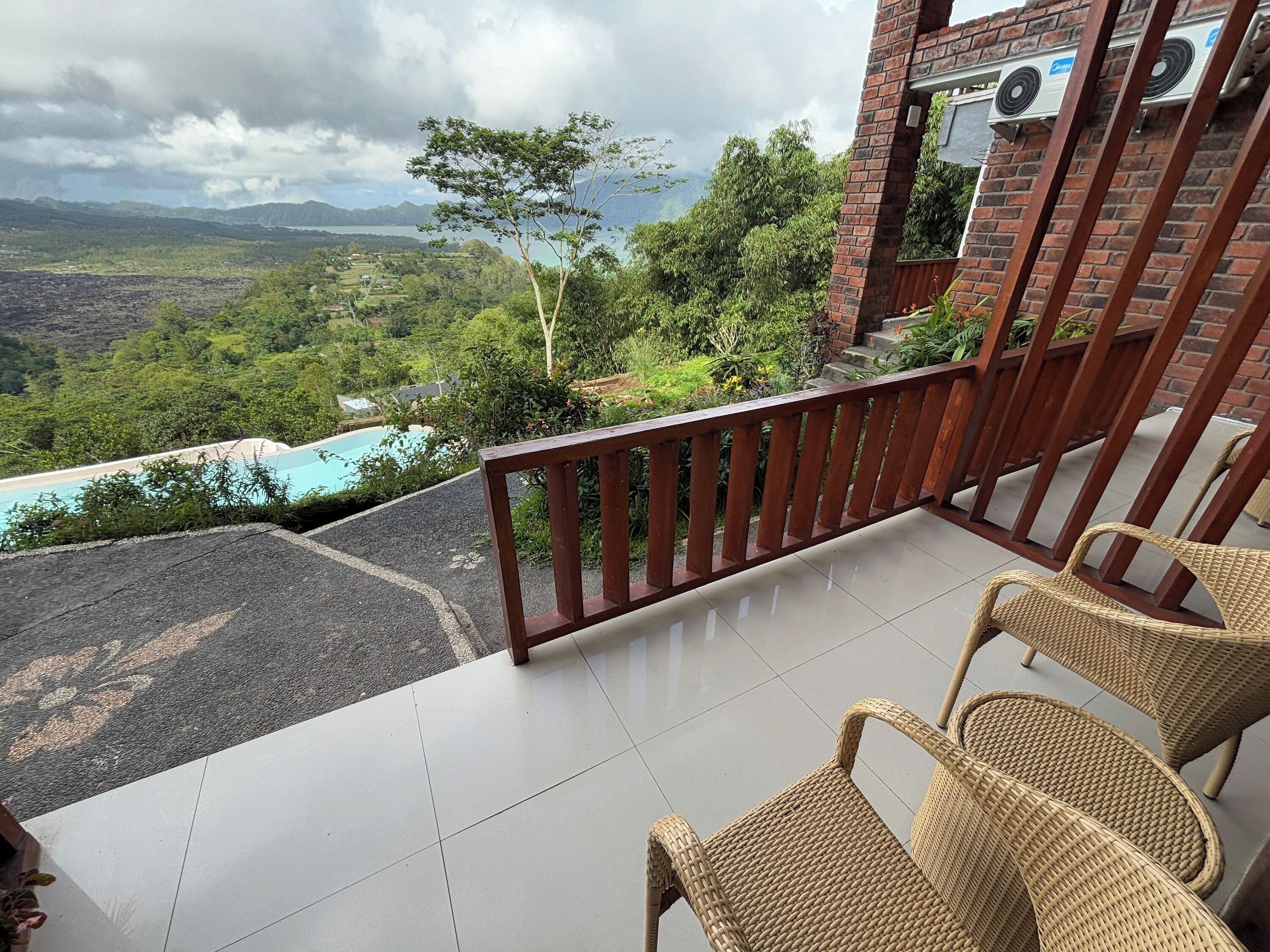 Caldera Hotel & Restaurant