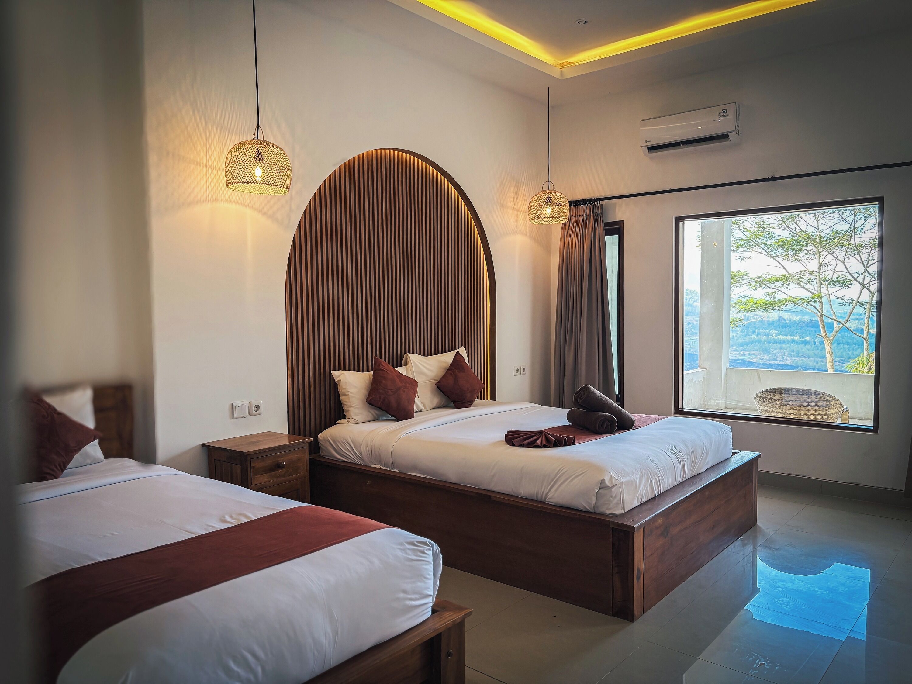 Caldera Hotel & Restaurant