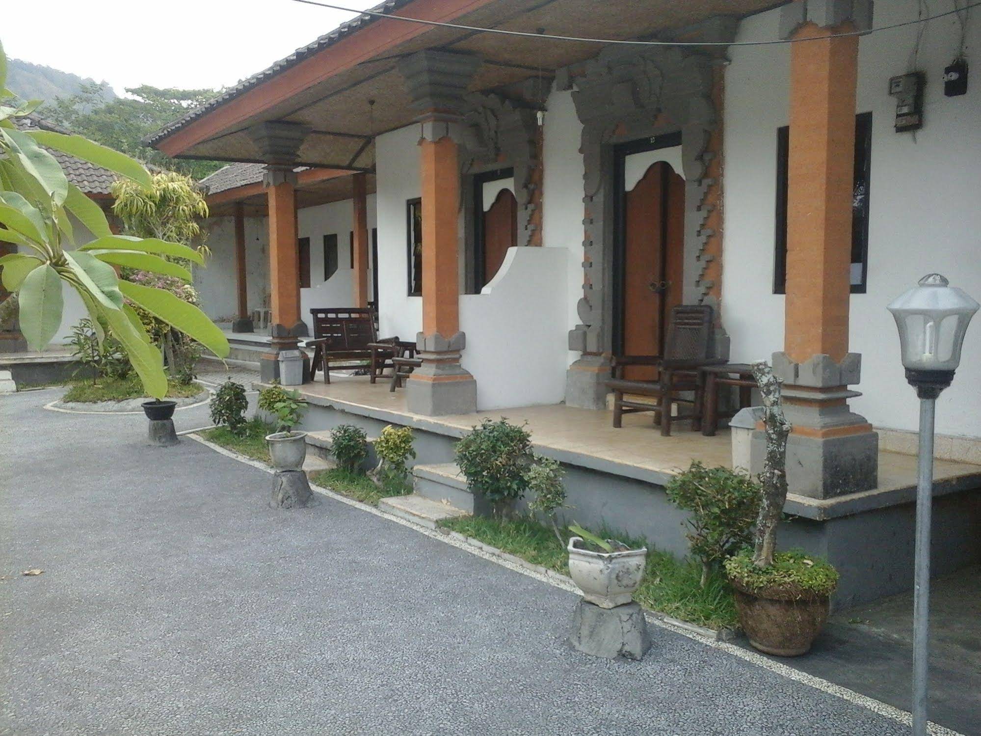 Surya Hotel & Restaurant