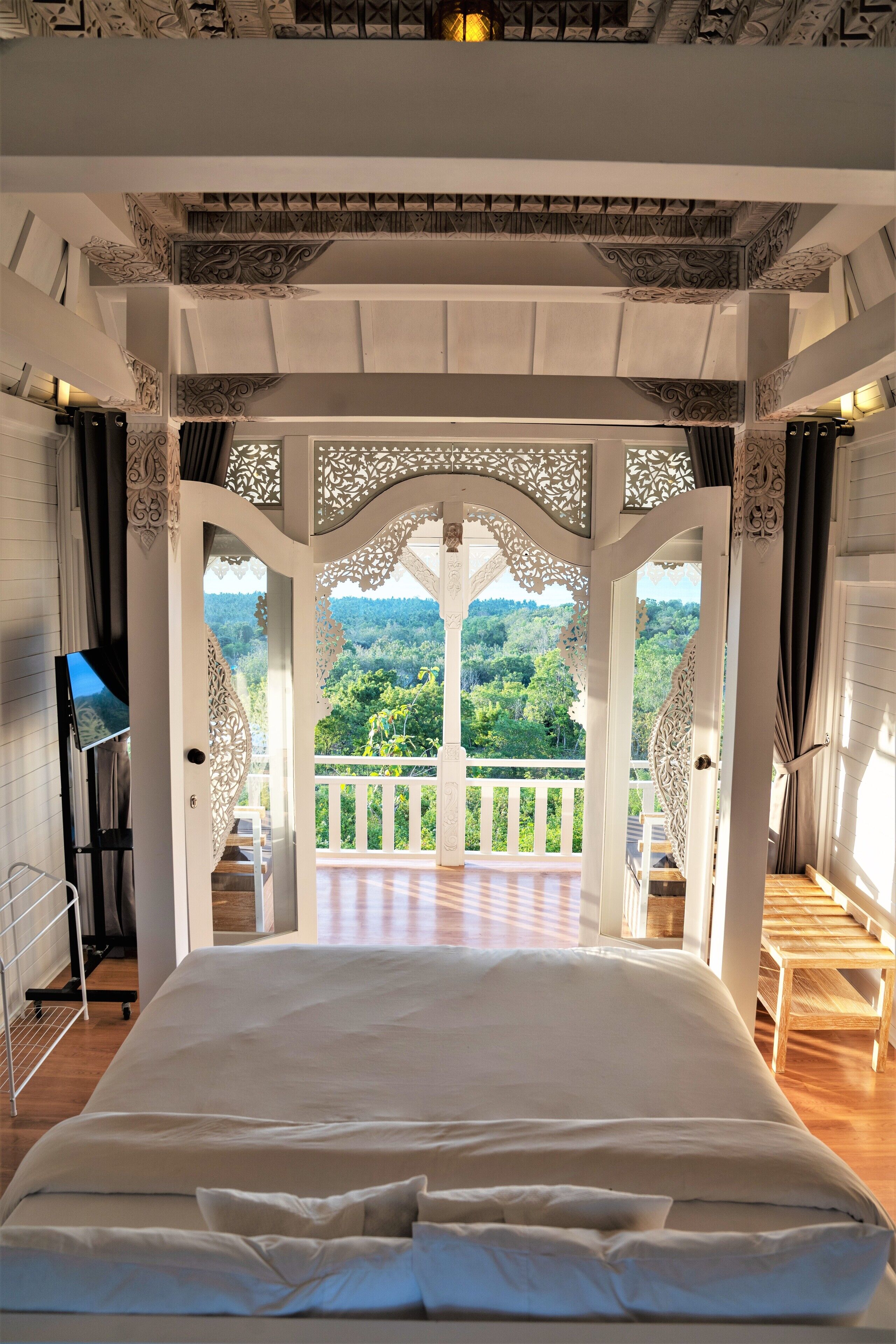 Mambo Hill Resort