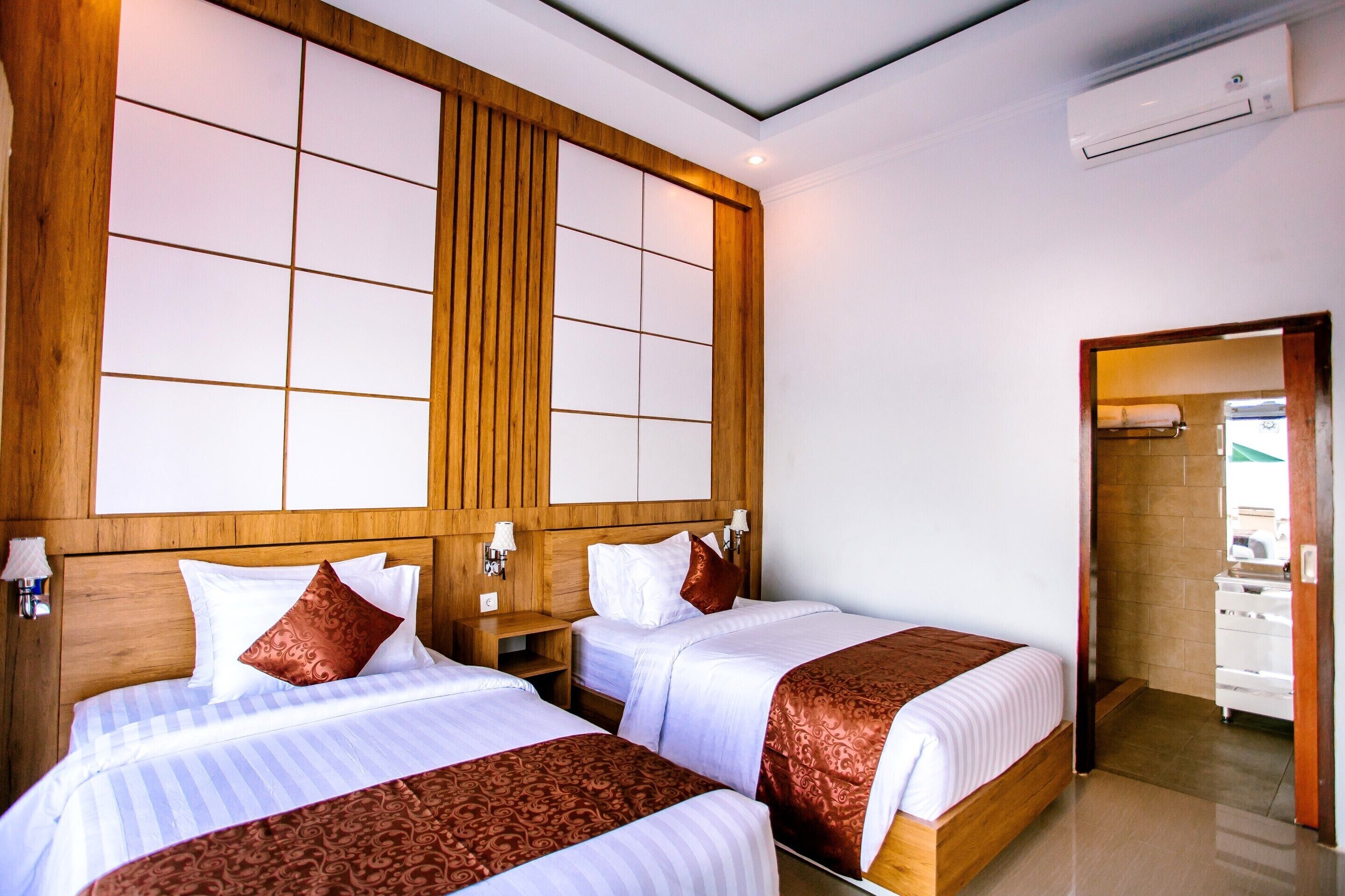 Samuh Sunset Hotel by WizZeLa