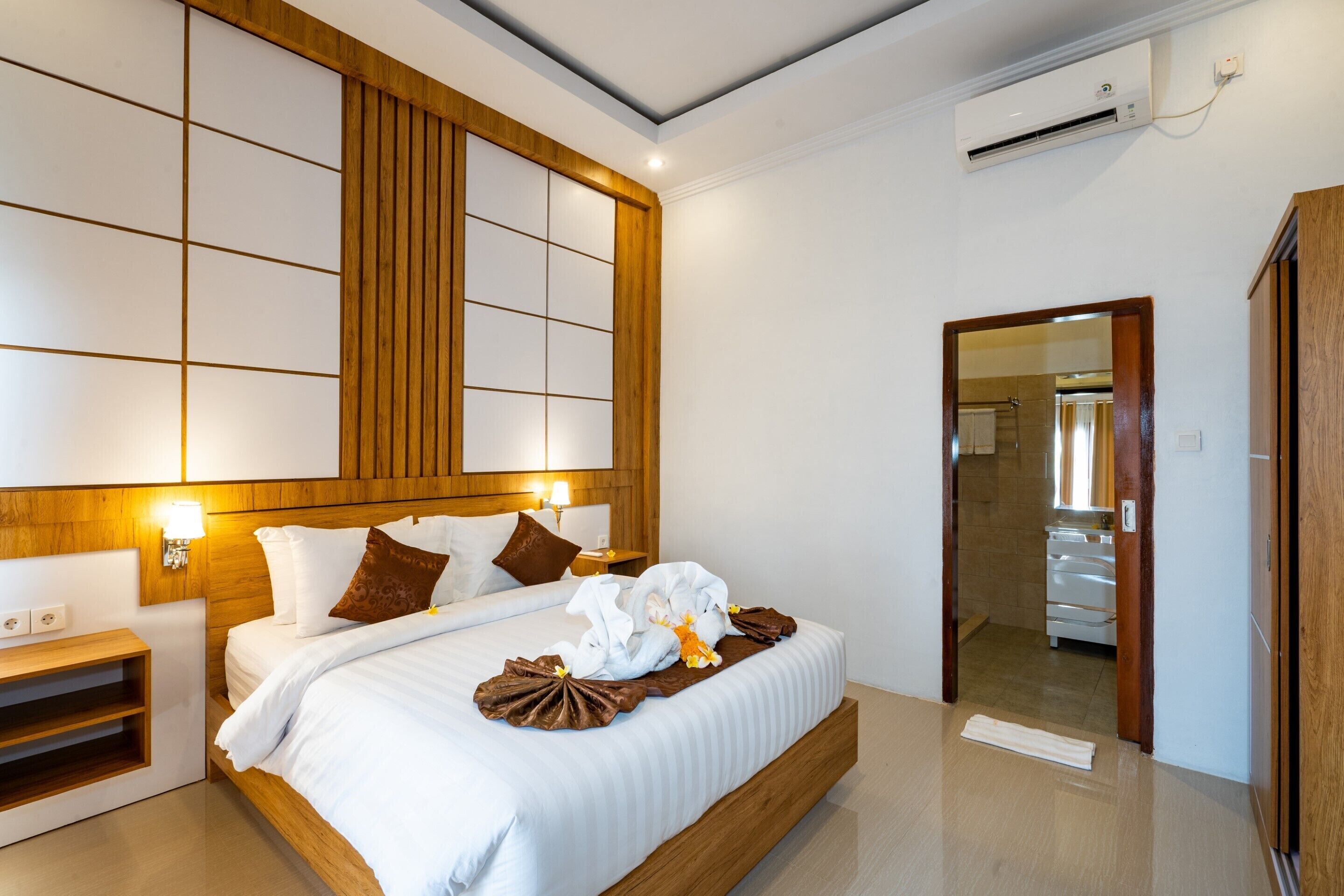 Samuh Sunset Hotel by WizZeLa