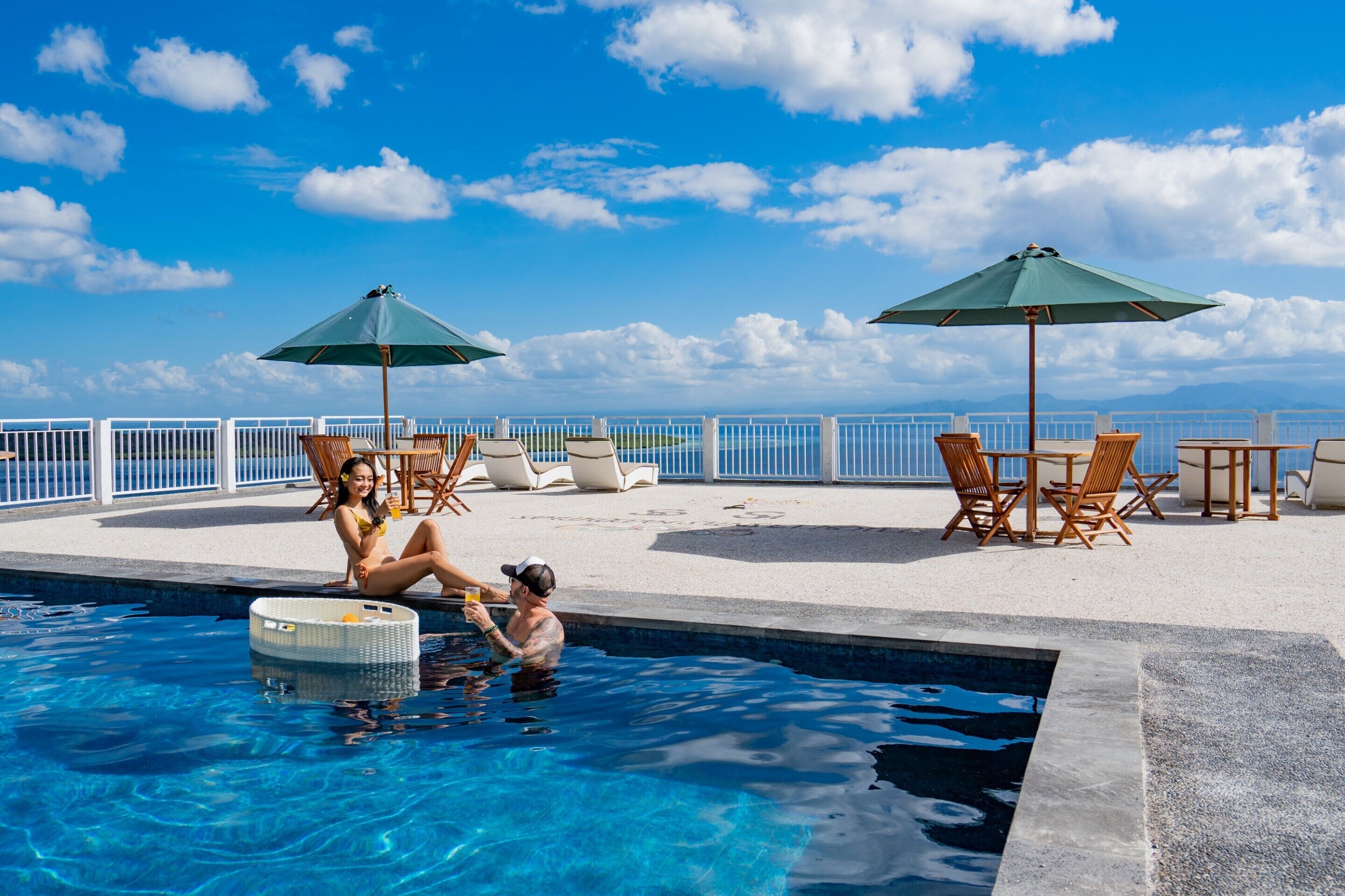 Samuh Sunset Hotel by WizZeLa