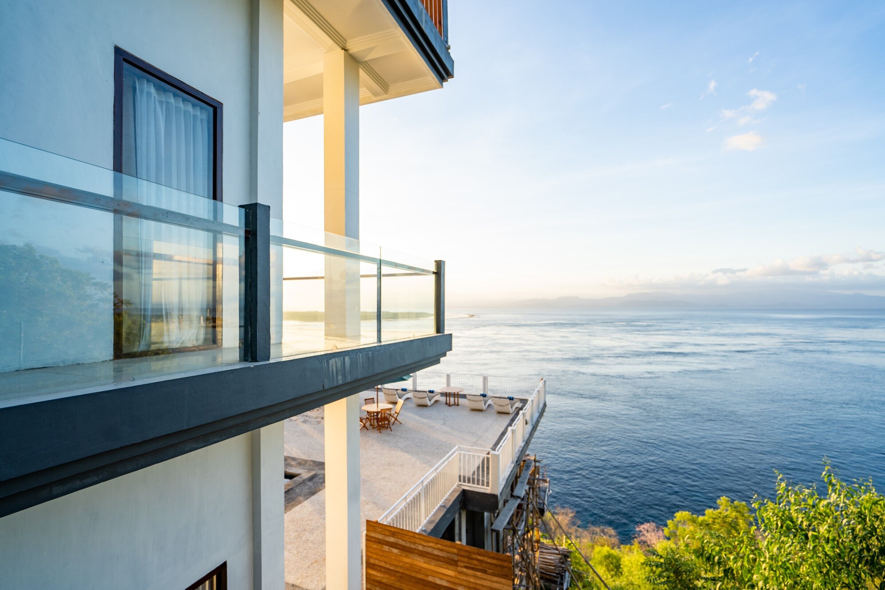 Samuh Sunset Hotel by WizZeLa