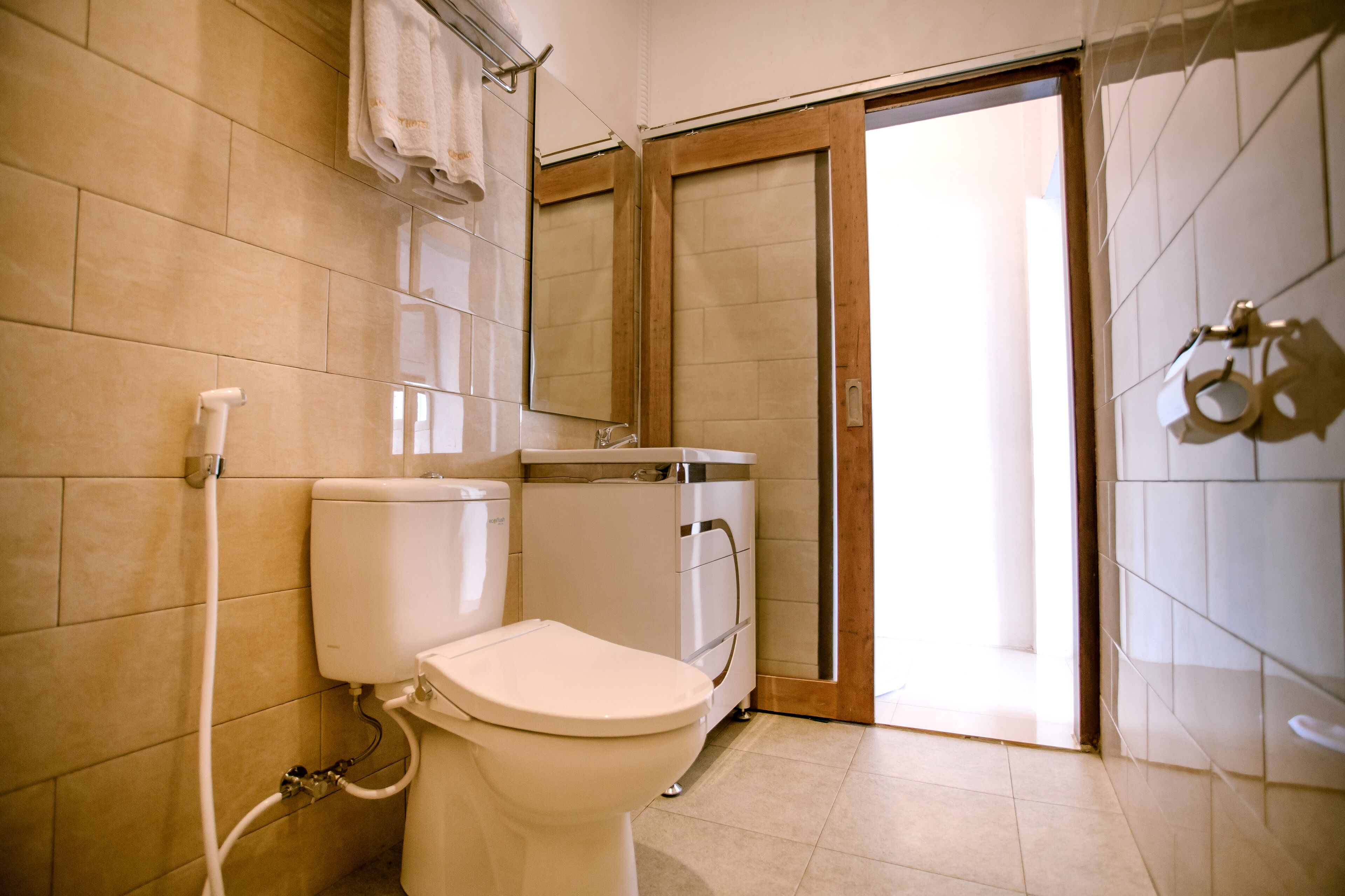 Samuh Sunset Hotel by WizZeLa