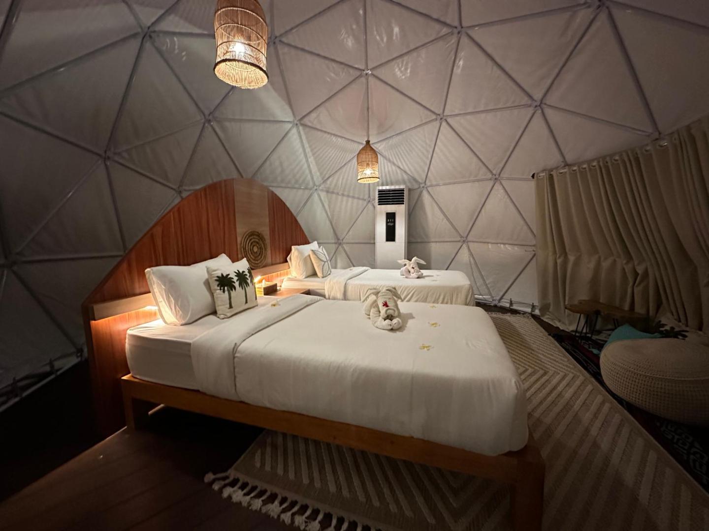 Glamping @ Pebbles & Fins