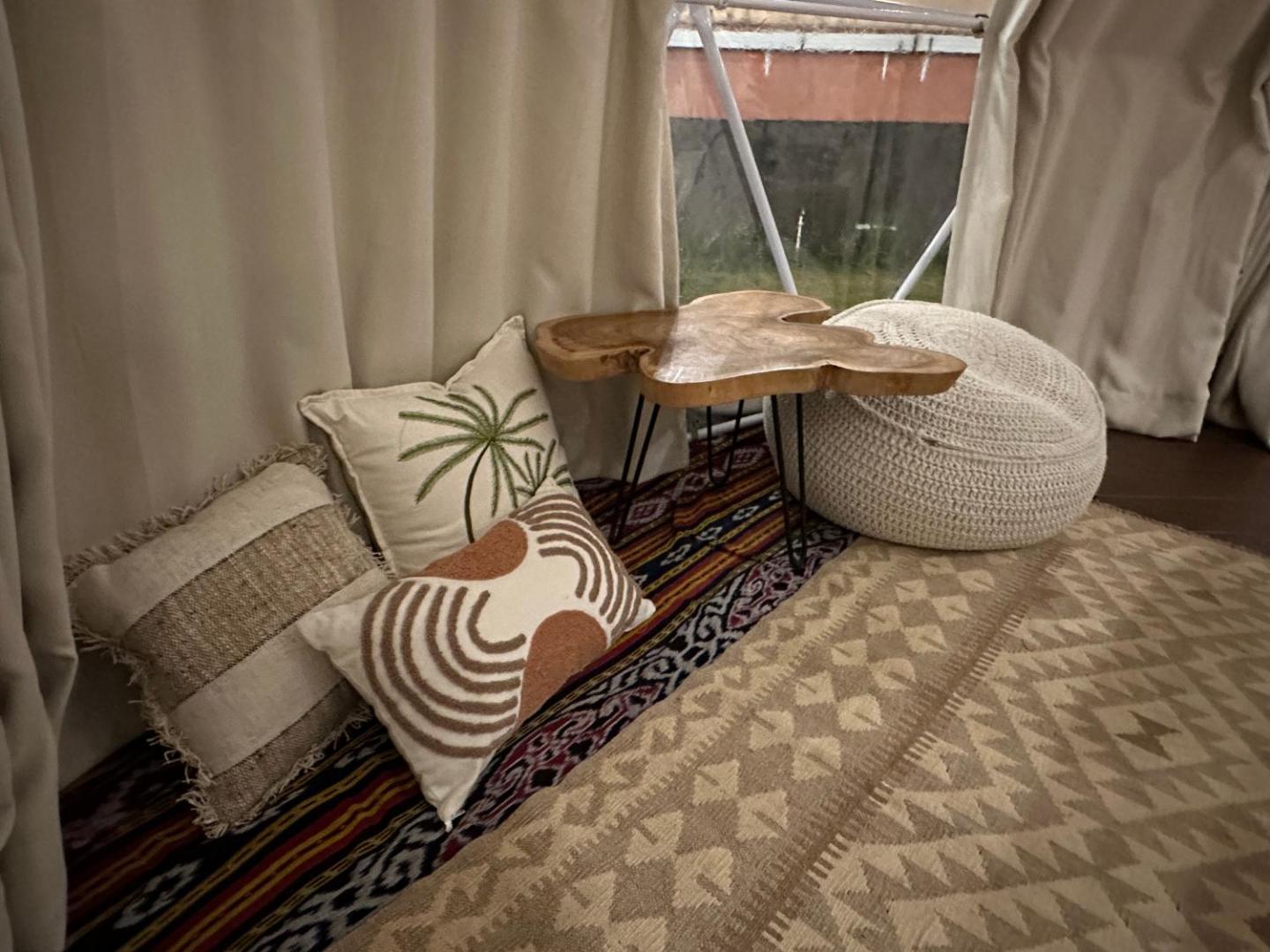 Glamping @ Pebbles & Fins