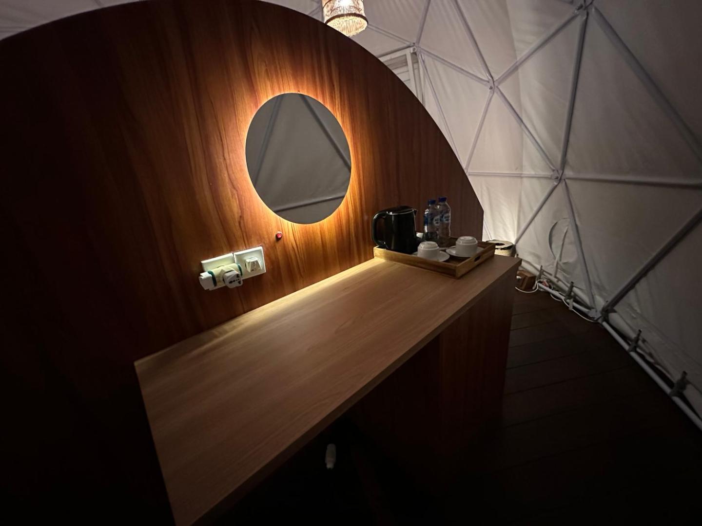 Glamping @ Pebbles & Fins