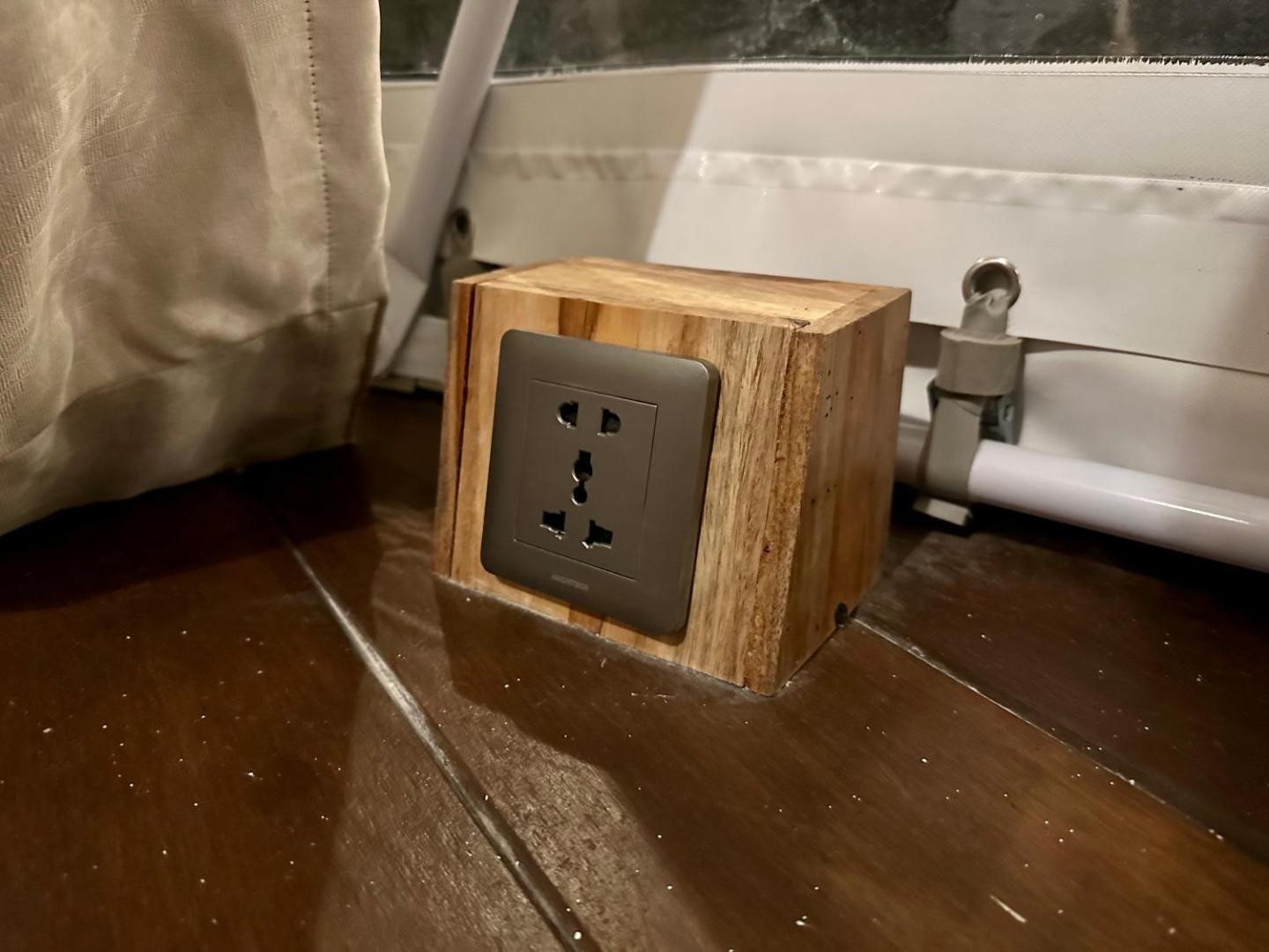 Glamping @ Pebbles & Fins