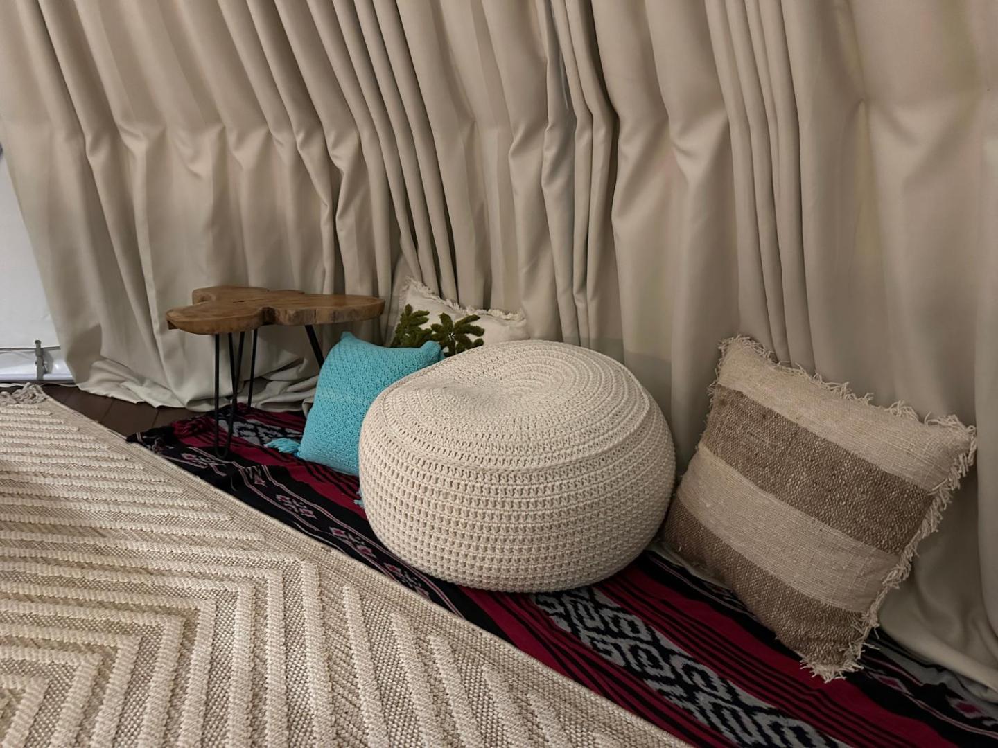 Glamping @ Pebbles & Fins