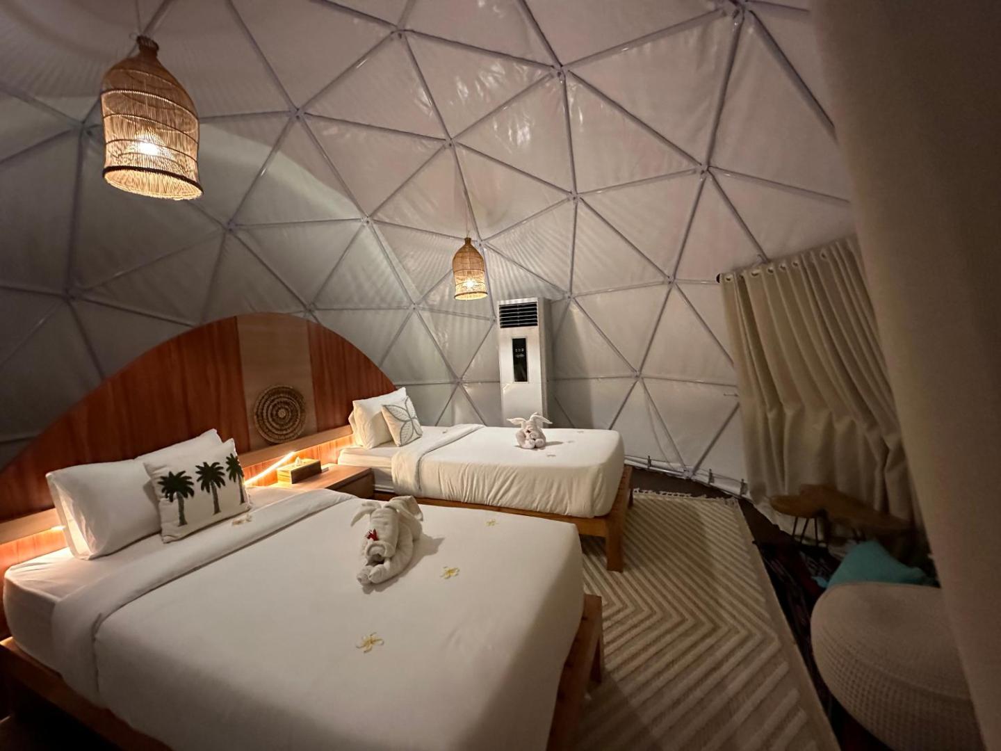 Glamping @ Pebbles & Fins