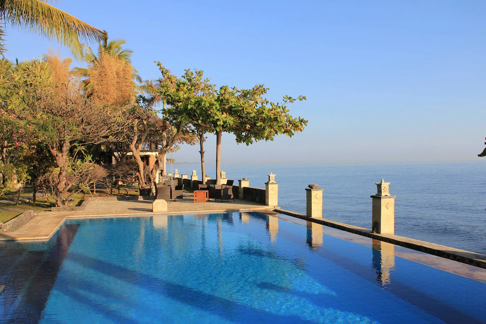 The Ning Beach & Villa
