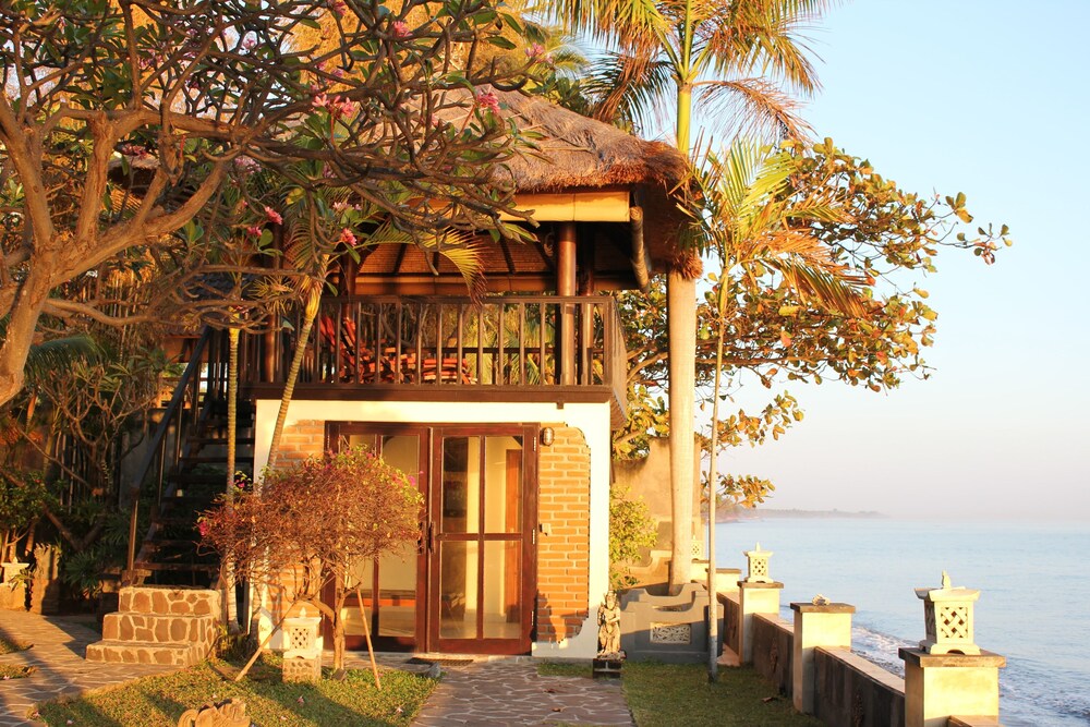 The Ning Beach & Villa